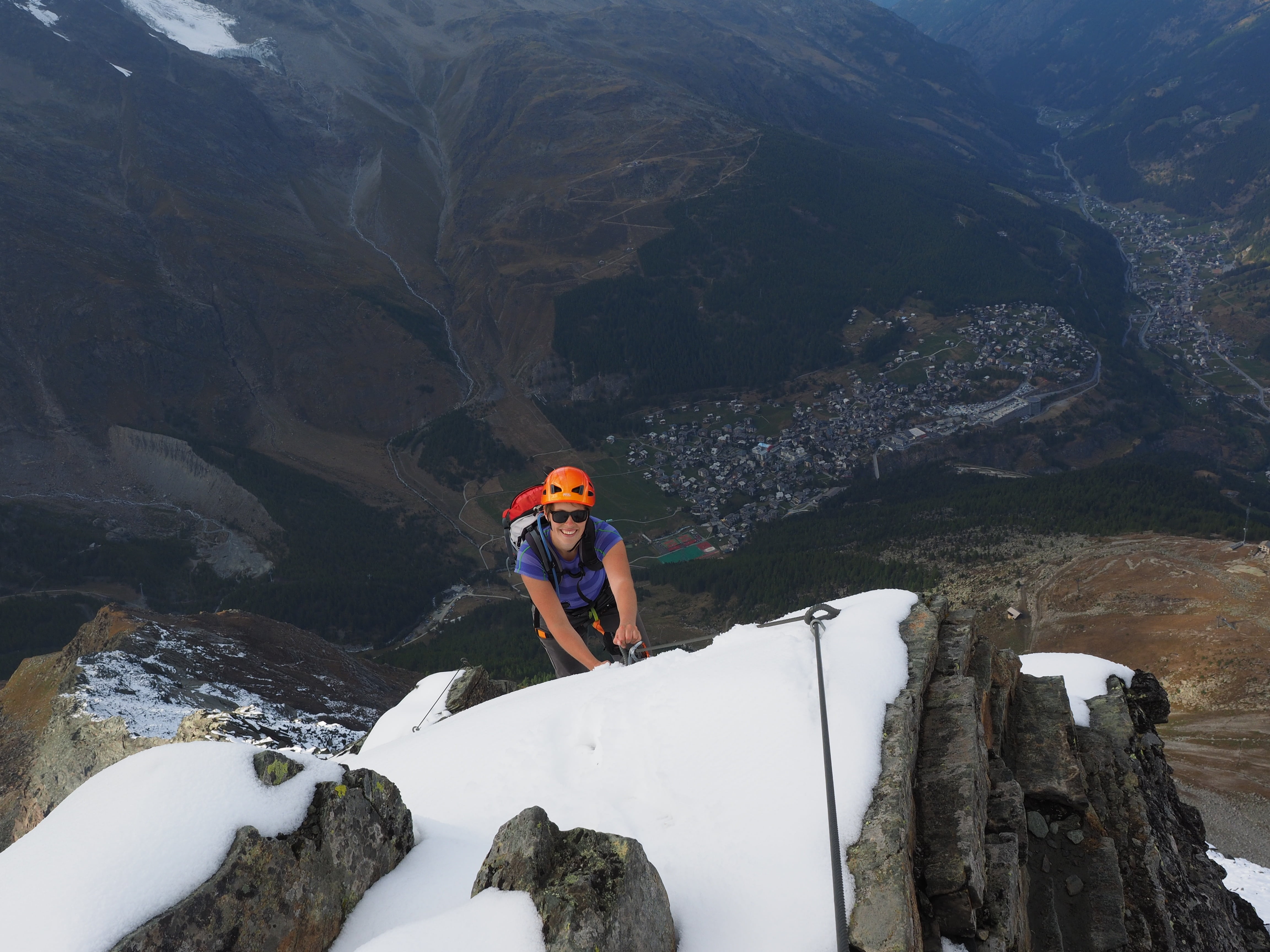 saas-fee, formation, hiking, men, climb, solid, beauty in nature, lifestyles, 4K, climbing, man, peak, helm, sport, snow, rock formation, rope, real people, HD Wallpaper