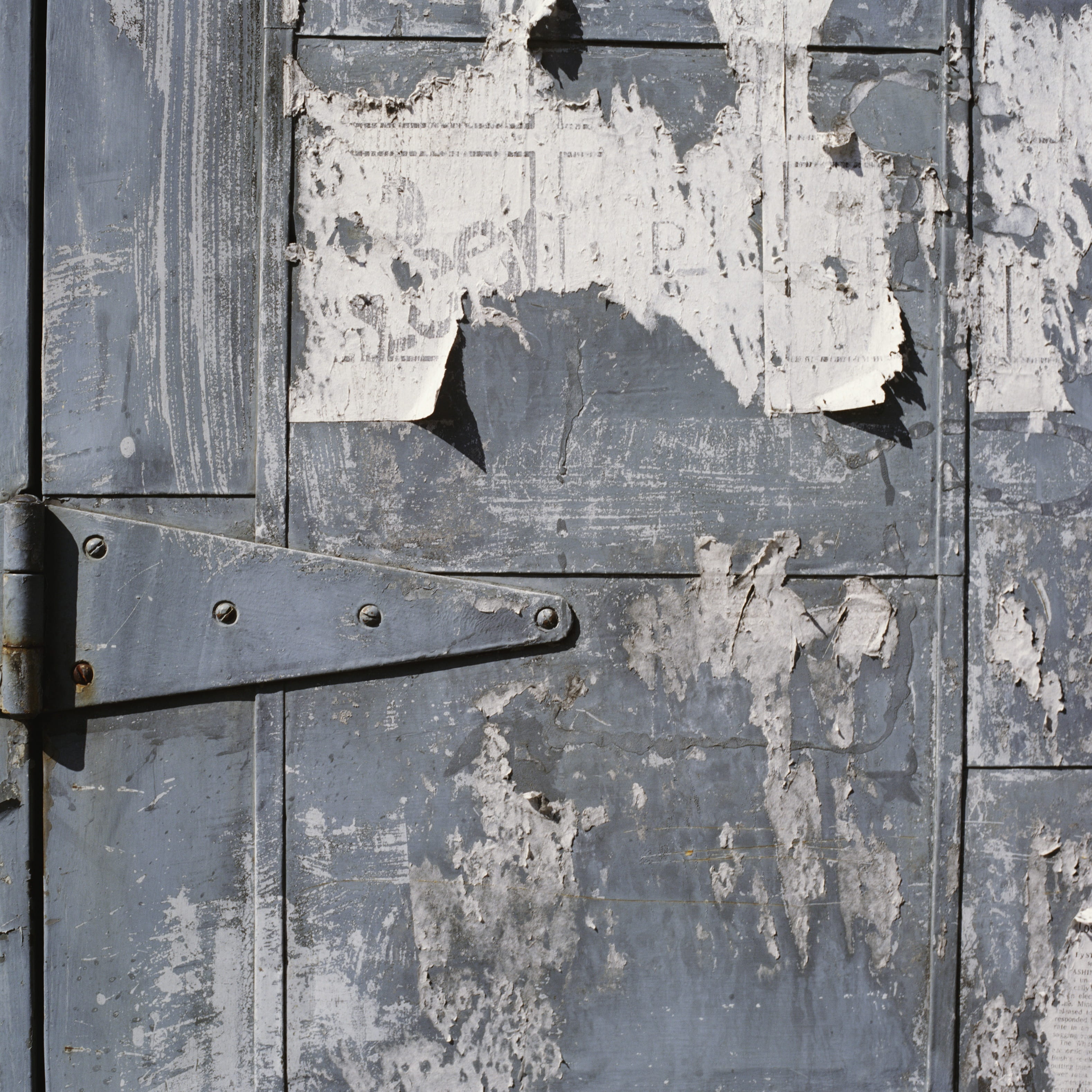 dirty, exterior, secure, closed, architectural, safe, home, doorway, damaged, defend, estate, abandoned, construction, backgrounds, protect, scrape, door, Phone HD Wallpaper