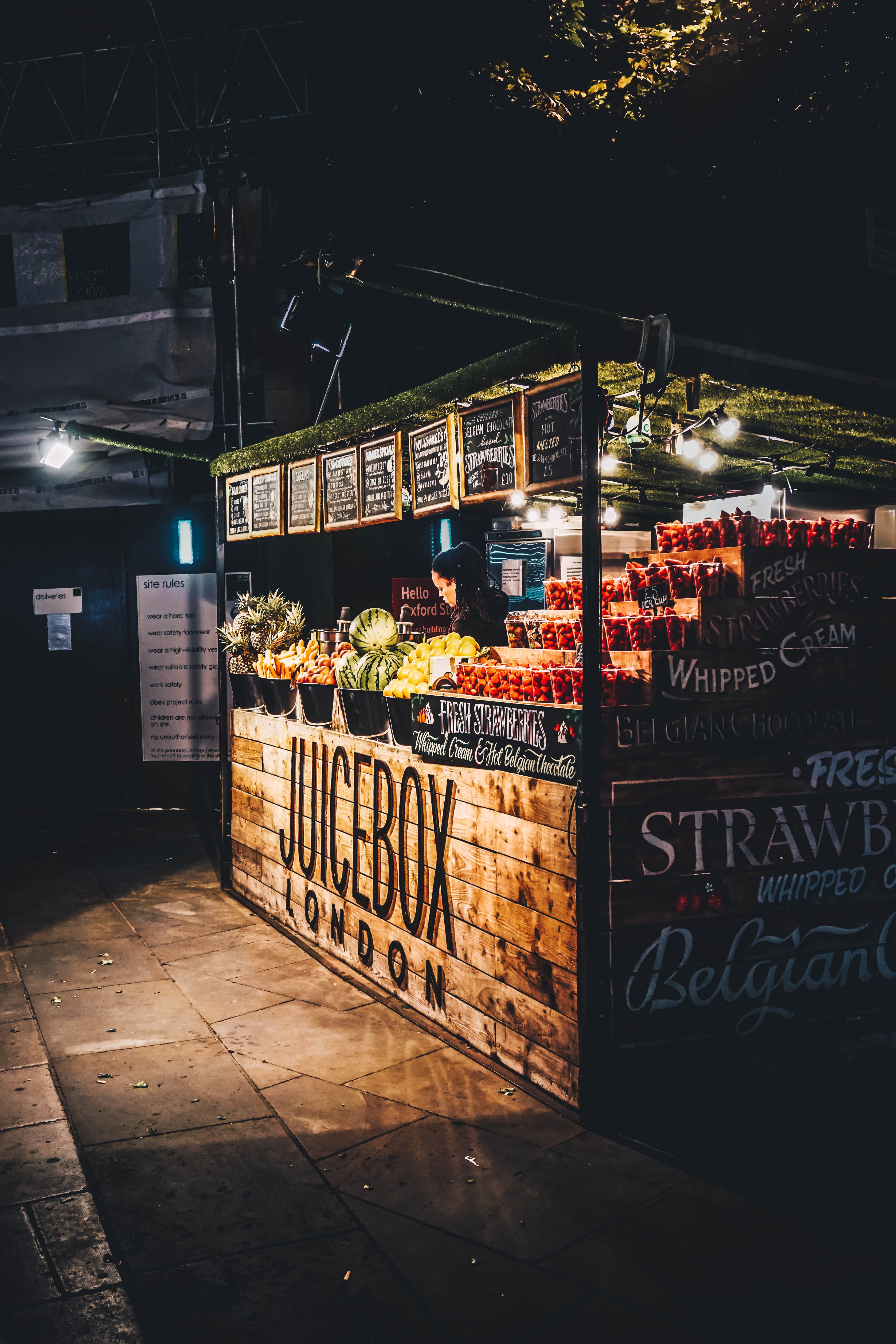 business, waterfront, variation, kiosk, fruit, port, united kingdom, urban, text, pier, stand, container, night, market, flora, pineapple, dock, retail display, Phone HD Wallpaper