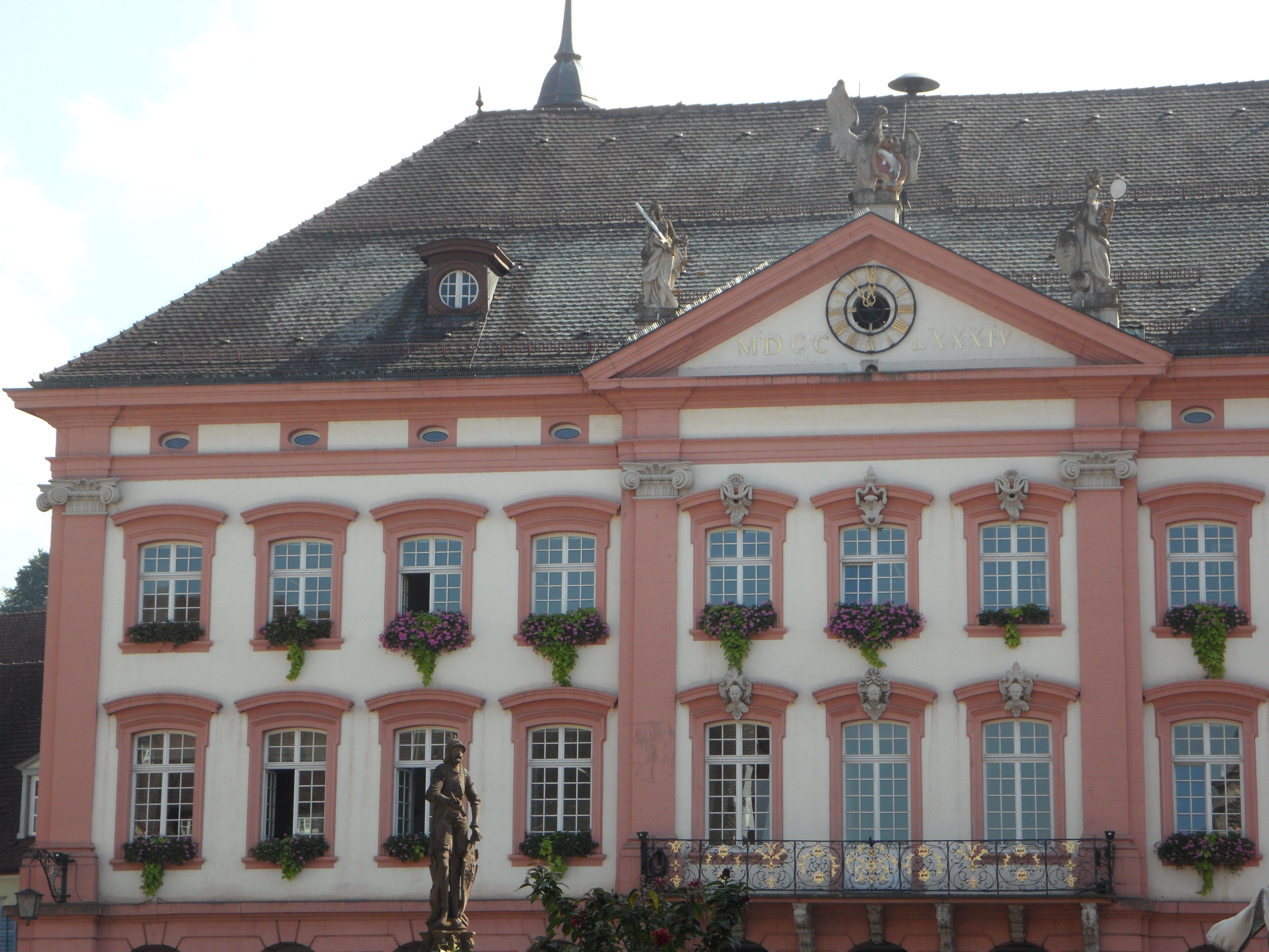 nature, house, building exterior, row house, sky, city, the past, building, outdoors, arch, architecture, facade, historic old town, roof, old, gengenbach, HD Wallpaper
