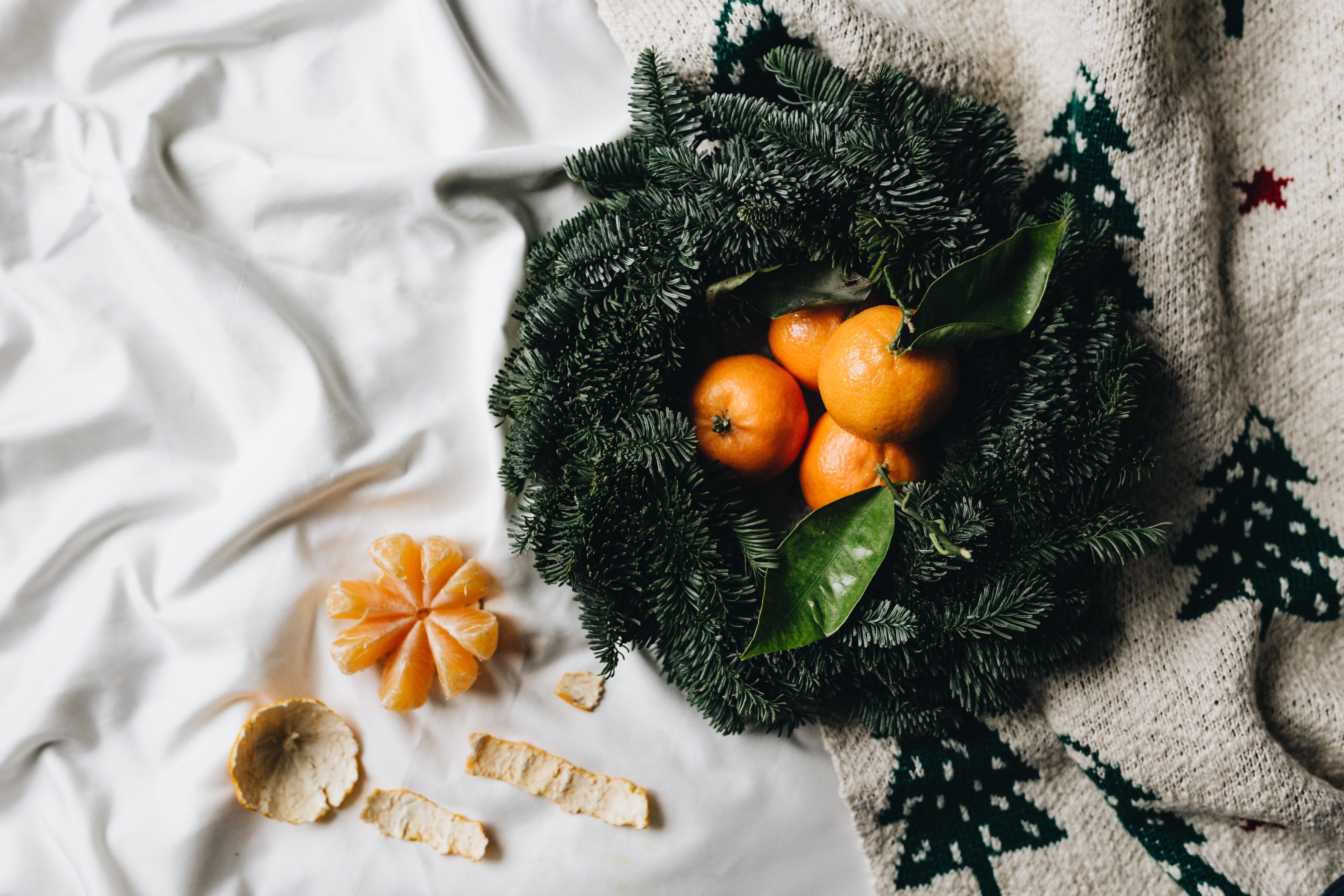 high angle view, flatlay, still life, orange, christmas ornament, healthy eating, indoors, still, christmas decoration, 4K, jute, no people, decoration, HD Wallpaper