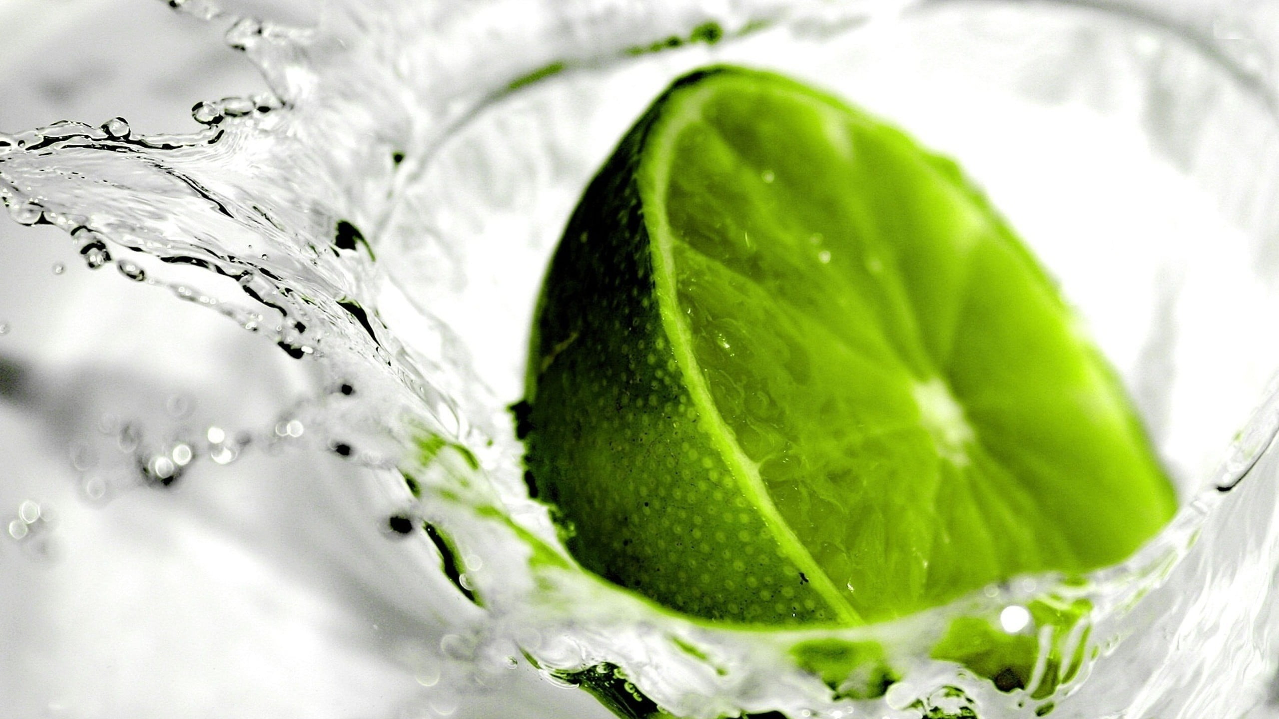 wellbeing, extreme close-up, water, green color, abstract backgrounds, healthy eating, food, food and drink, 2K, plant, vegetable, plant part, freshness, HD Wallpaper