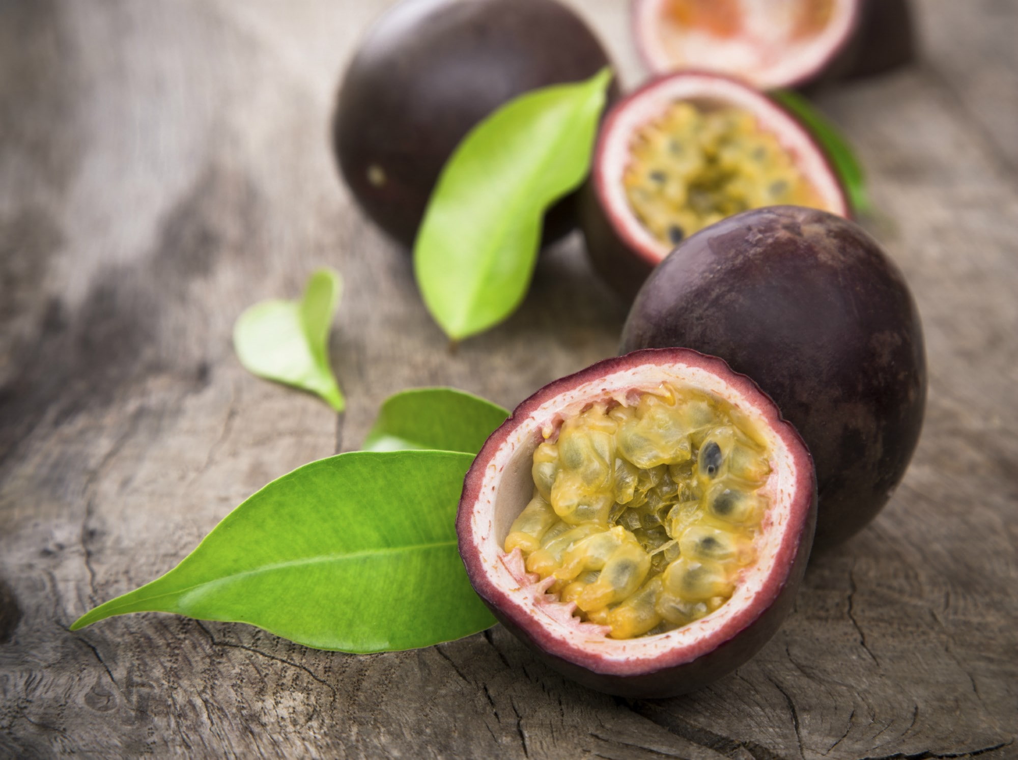 leaf, fruit backgrounds for laptop, passion fruit, no people, food, food and drink, fruit, slice, wood - material, table, indoors, green color, wellbeing, HD Wallpaper