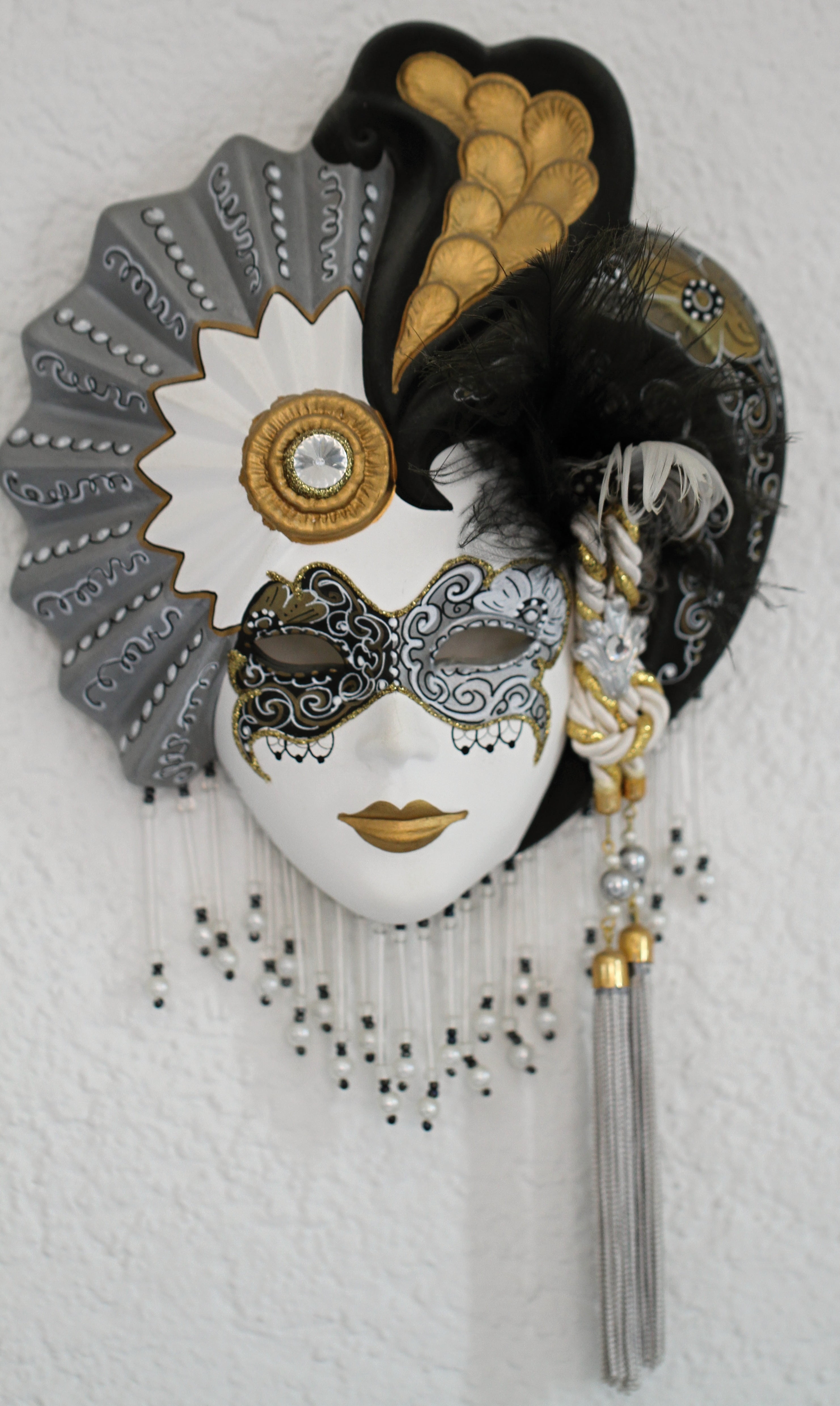 gypsum, faces, brush, decoration, human, indoors, masks, expensive, paint, color, the mask, painting, italy, mask, lady, no people, carnival, collection, Phone HD Wallpaper