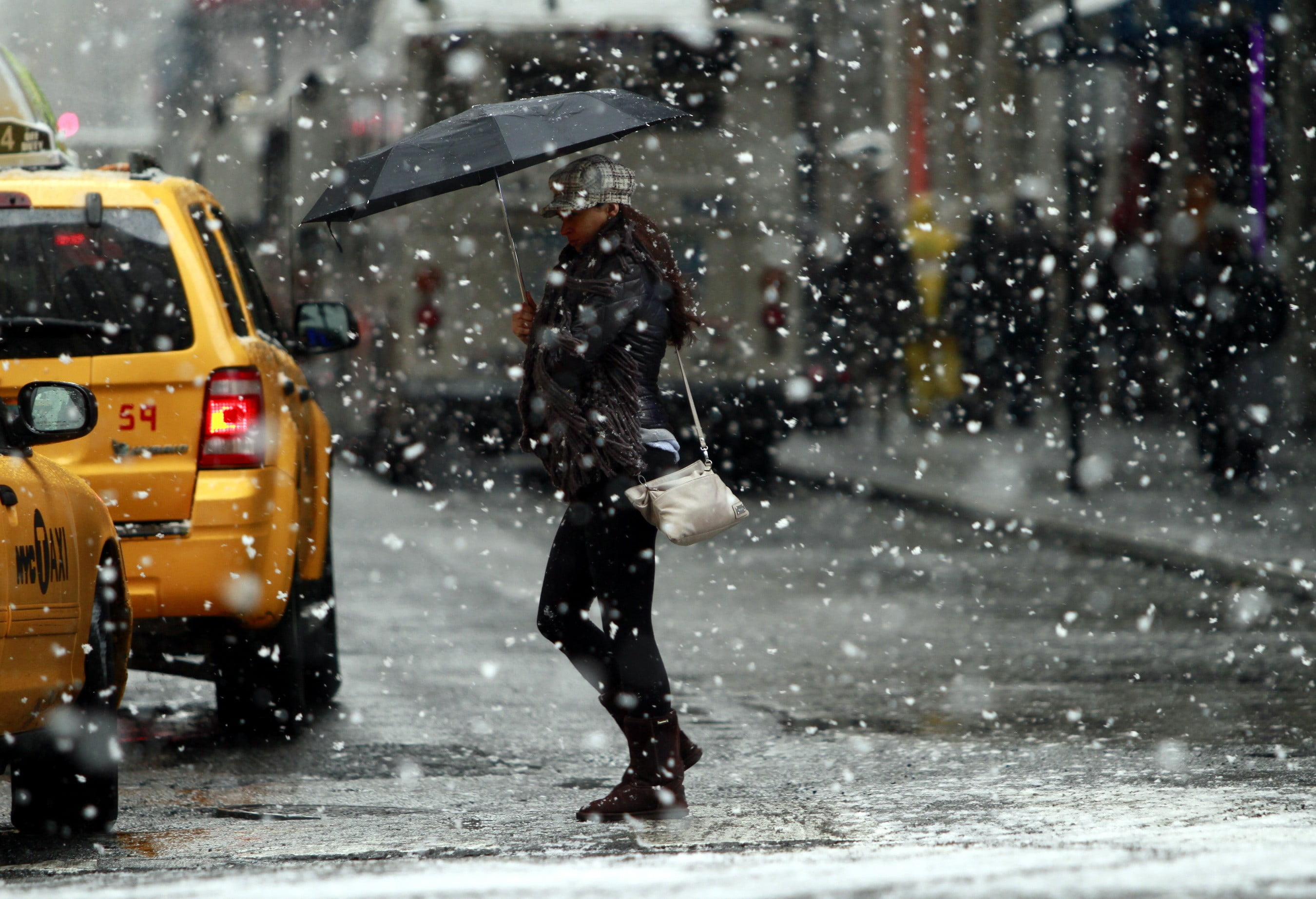 city, 2K, black, walking, motor vehicle, cold temperature, young Adult, caucasian Ethnicity, weather forecast, day, mode of transportation, women, jacket, HD Wallpaper