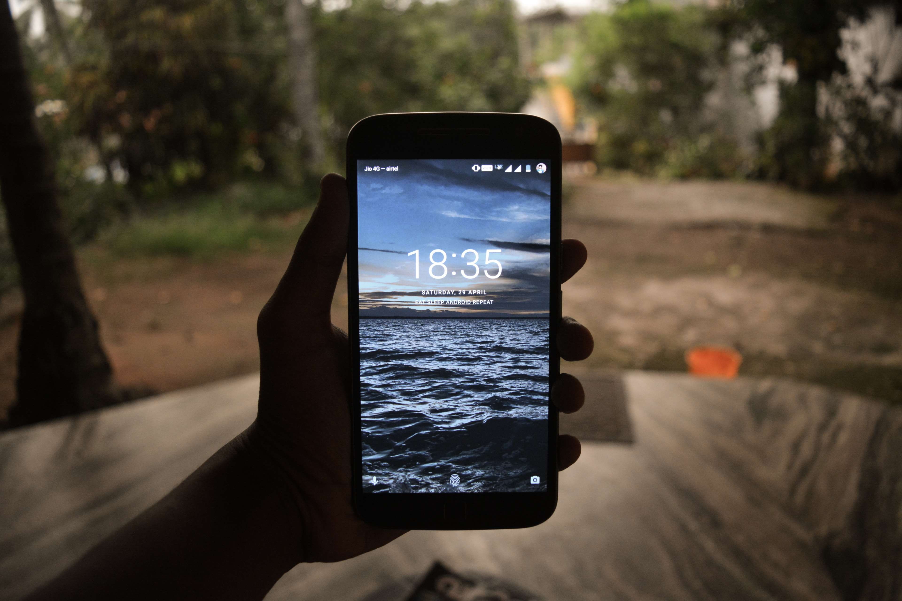 one person, with, widget, device screen, communication, on, activity, technology, screen, photographing, photography themes, human hand, portable information device, HD Wallpaper