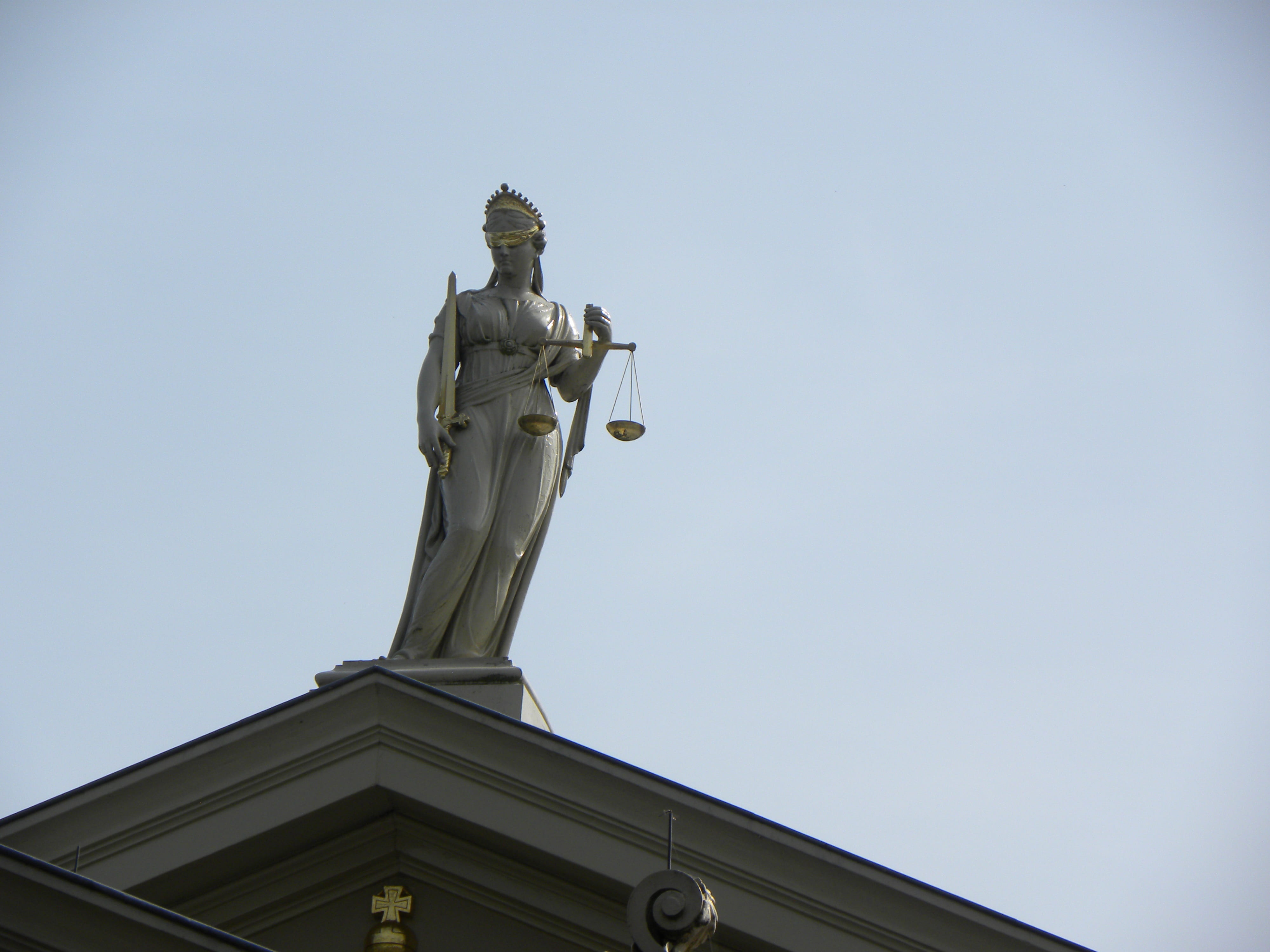 architecture, sculpture, right, lady justice, no people, lady, craft, female likeness, representation, building, male likeness, statue, religion, innocence, HD Wallpaper
