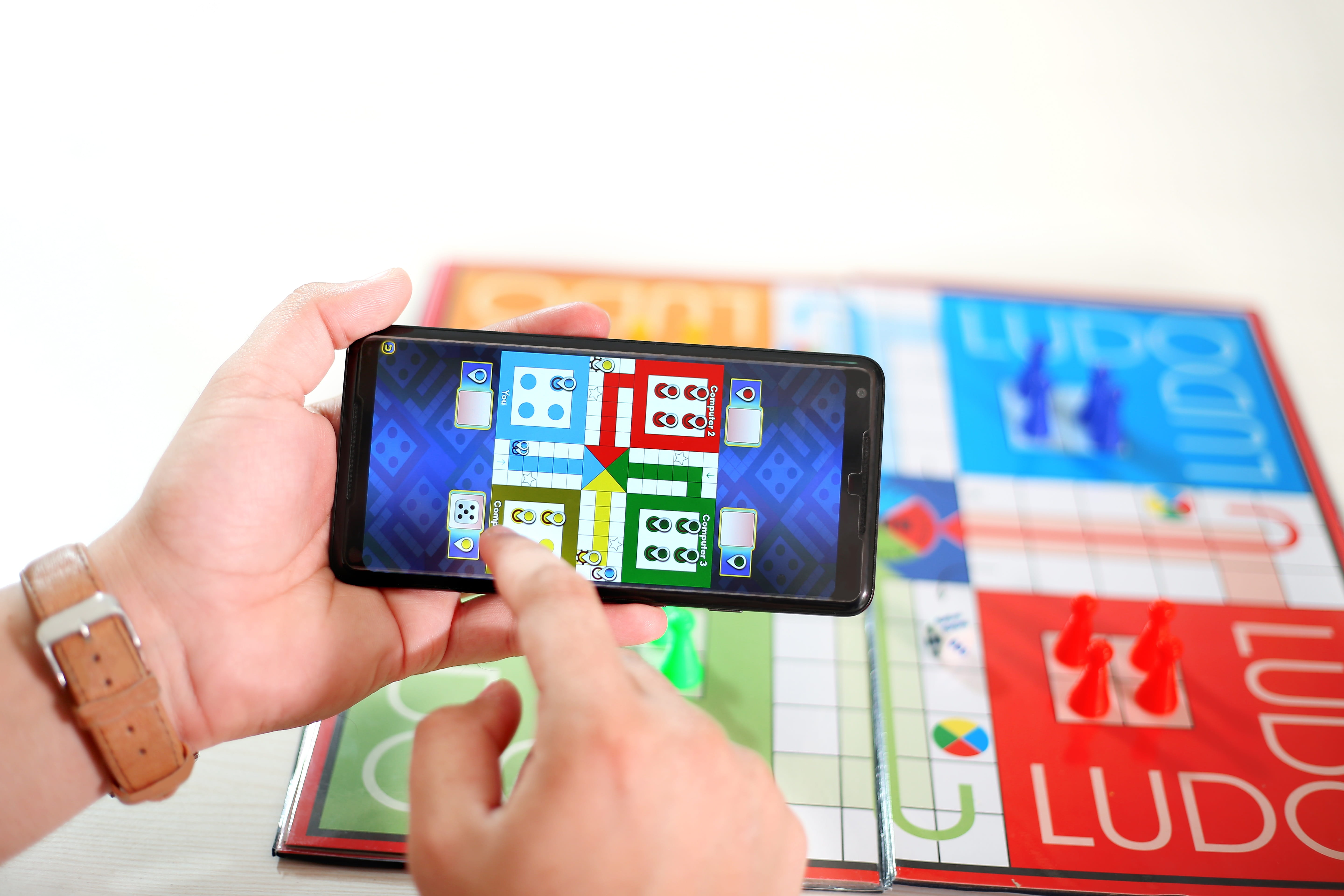 people, 5K, luck, family, data, communication, device screen, technology, table, loser, team, fun, dice, holding, chance, touch screen, close-up, finger, HD Wallpaper