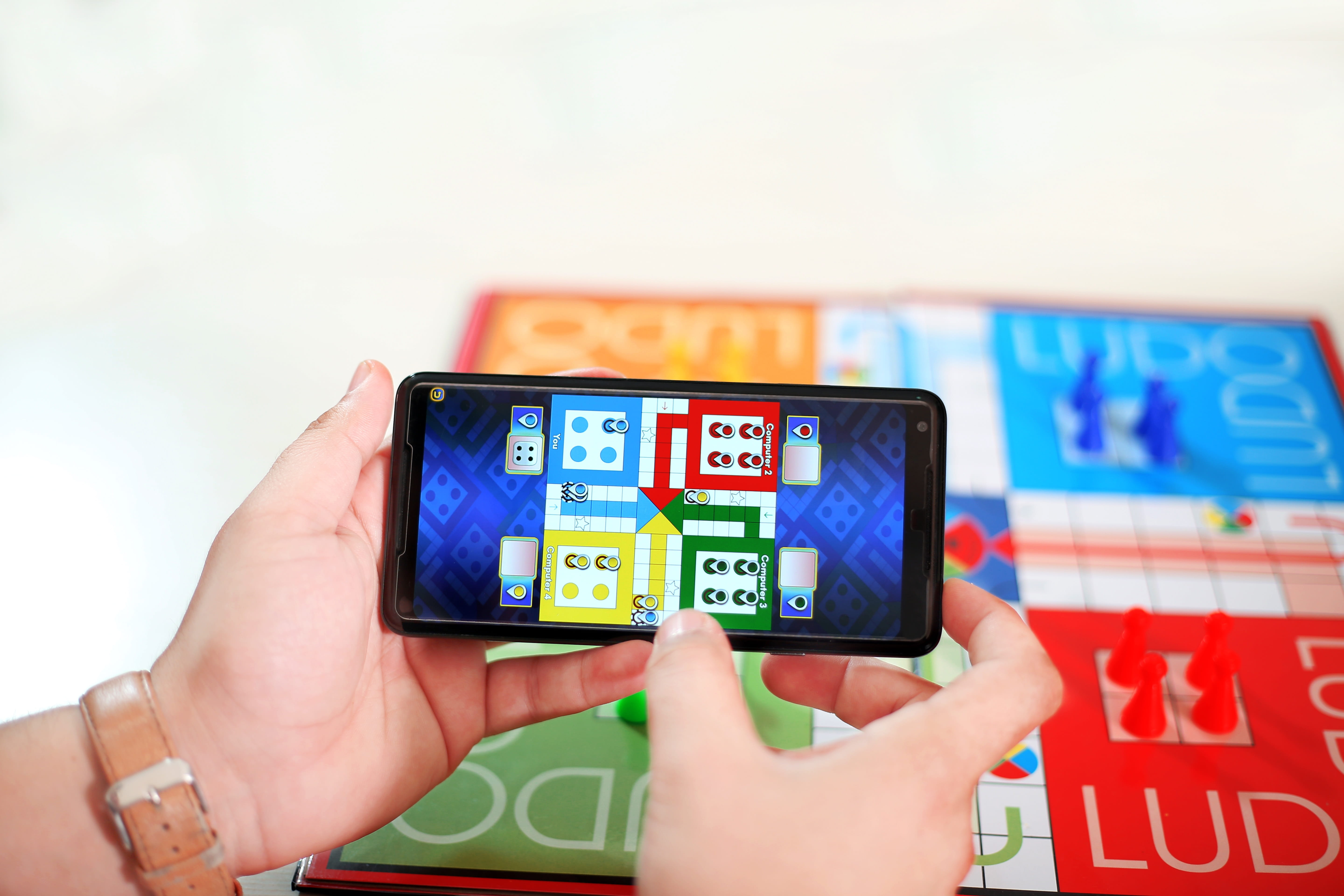 screen, global communications, internet, child, family, social networking, touch screen, yellow, ludo, wireless technology, modern, dice, board, chance, HD Wallpaper