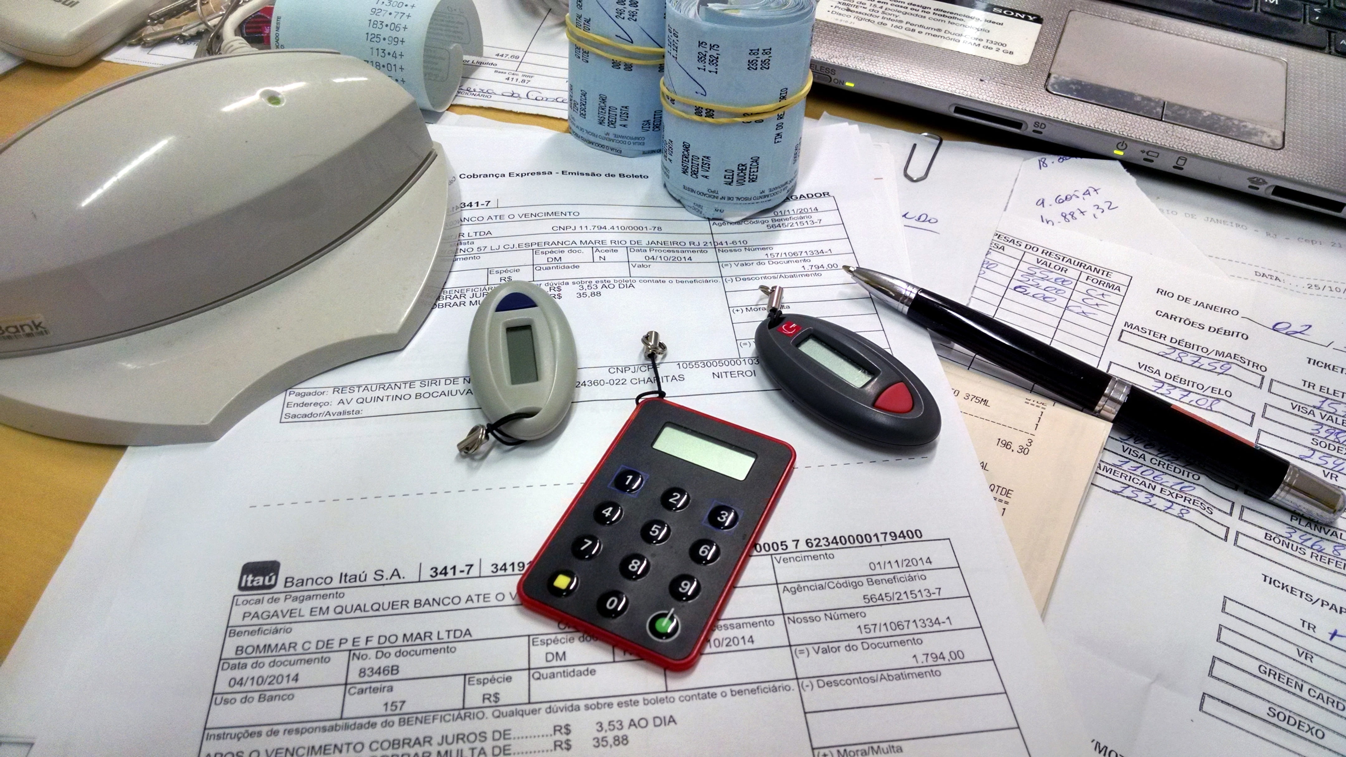 technology, paperwork, display, devices, no people, high angle view, office, table, closing, accounts, accounting, calculator, connection, corporate business, HD Wallpaper