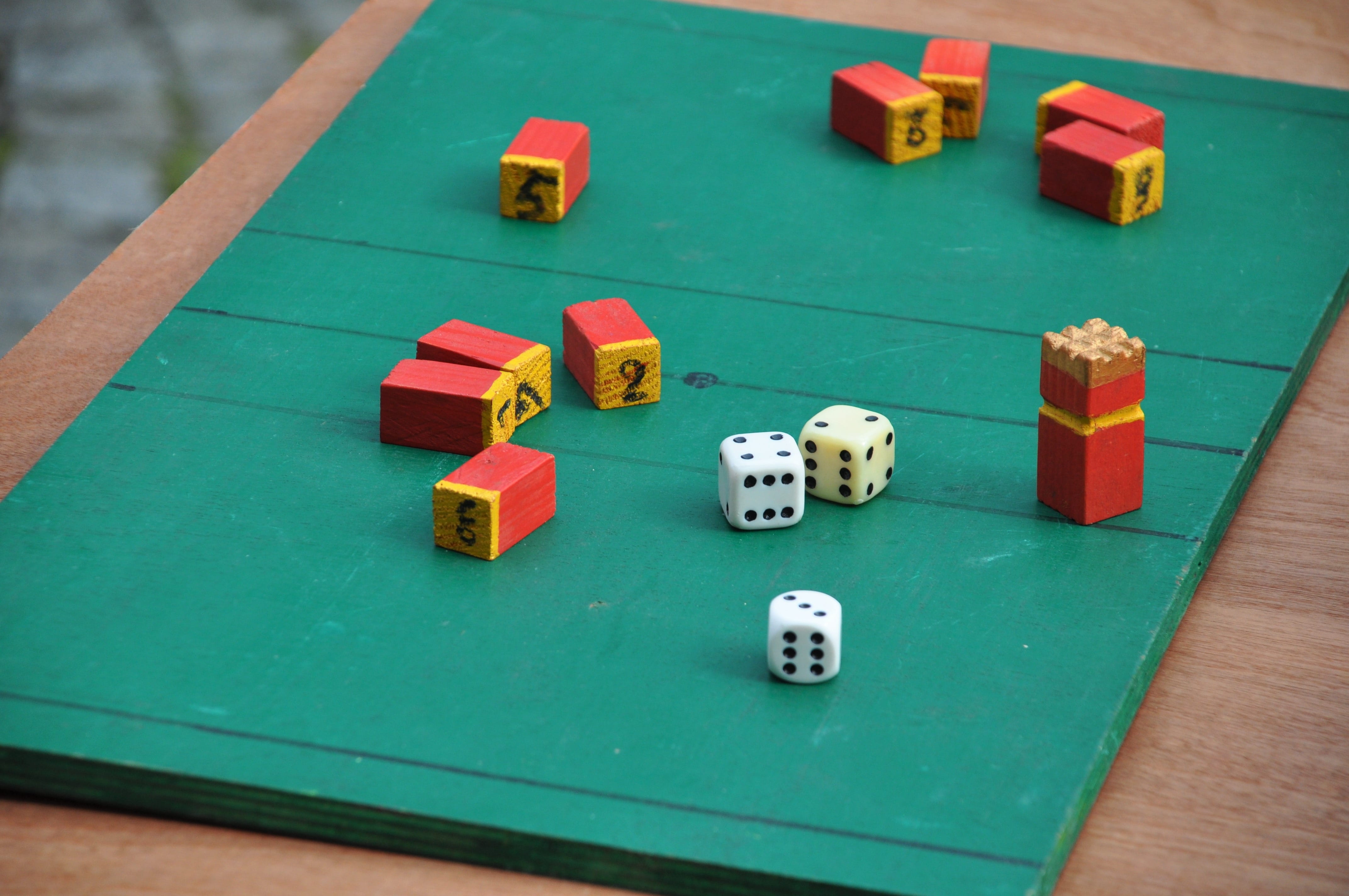games tray, games, leisure activity, close-up, chess, relaxation, checkerboards, gisors, tokens, green color, sport, ladies, table, wood, indoors, toy, HD Wallpaper