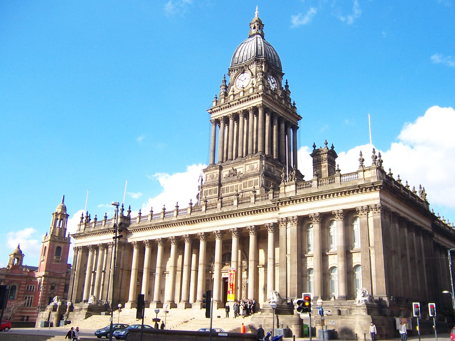 government, building, sky, history, city, travel Locations, town hall, uK, incidental people, dome, travel Destinations, europe, leeds, urban Scene, england, HD Wallpaper
