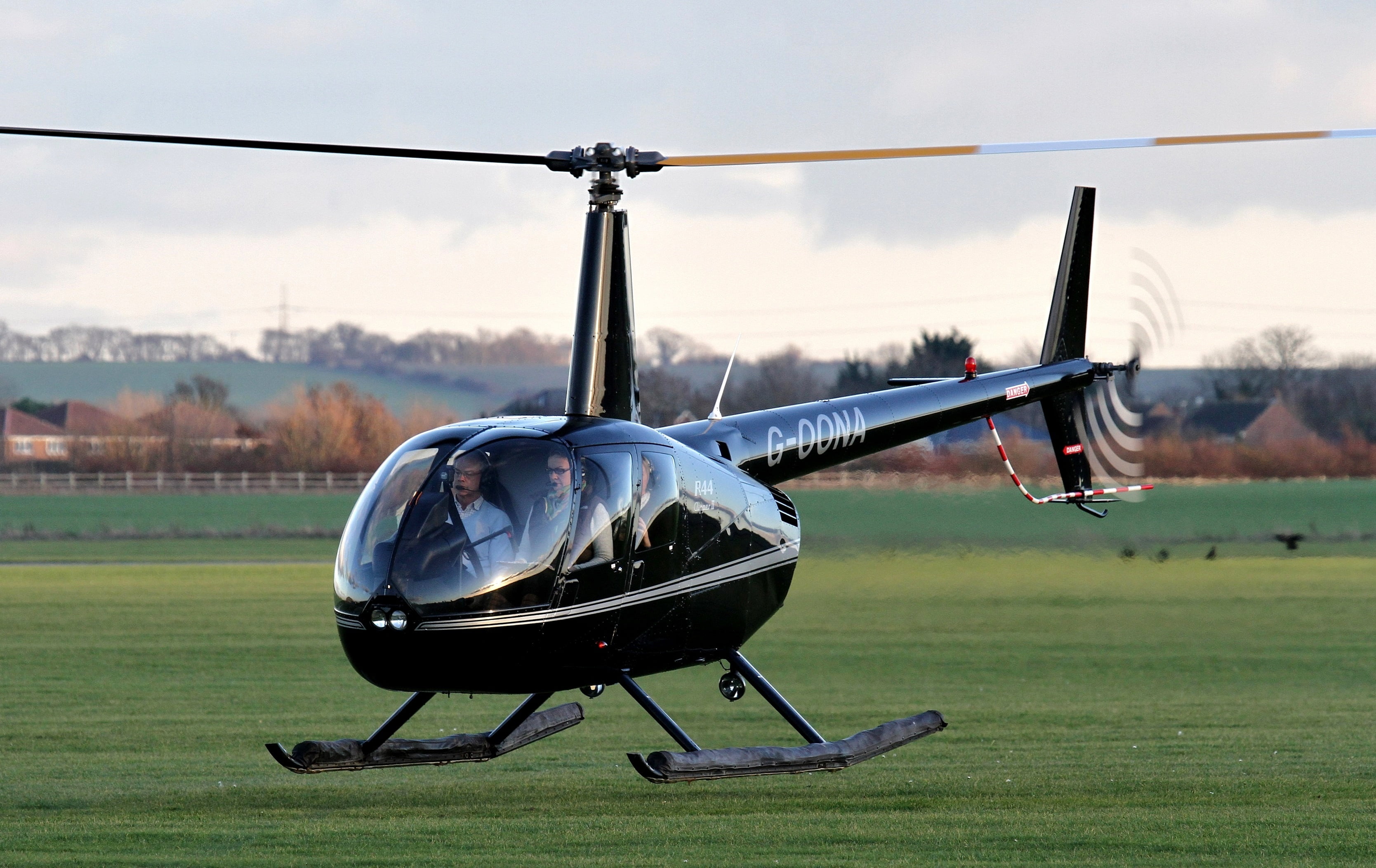 day, airplane, American, R44, grass, taking off, sky, no people, motion, transportation, airport, outdoors, black, easy, 2K, Clipper II, air vehicle, aerospace industry, HD Wallpaper