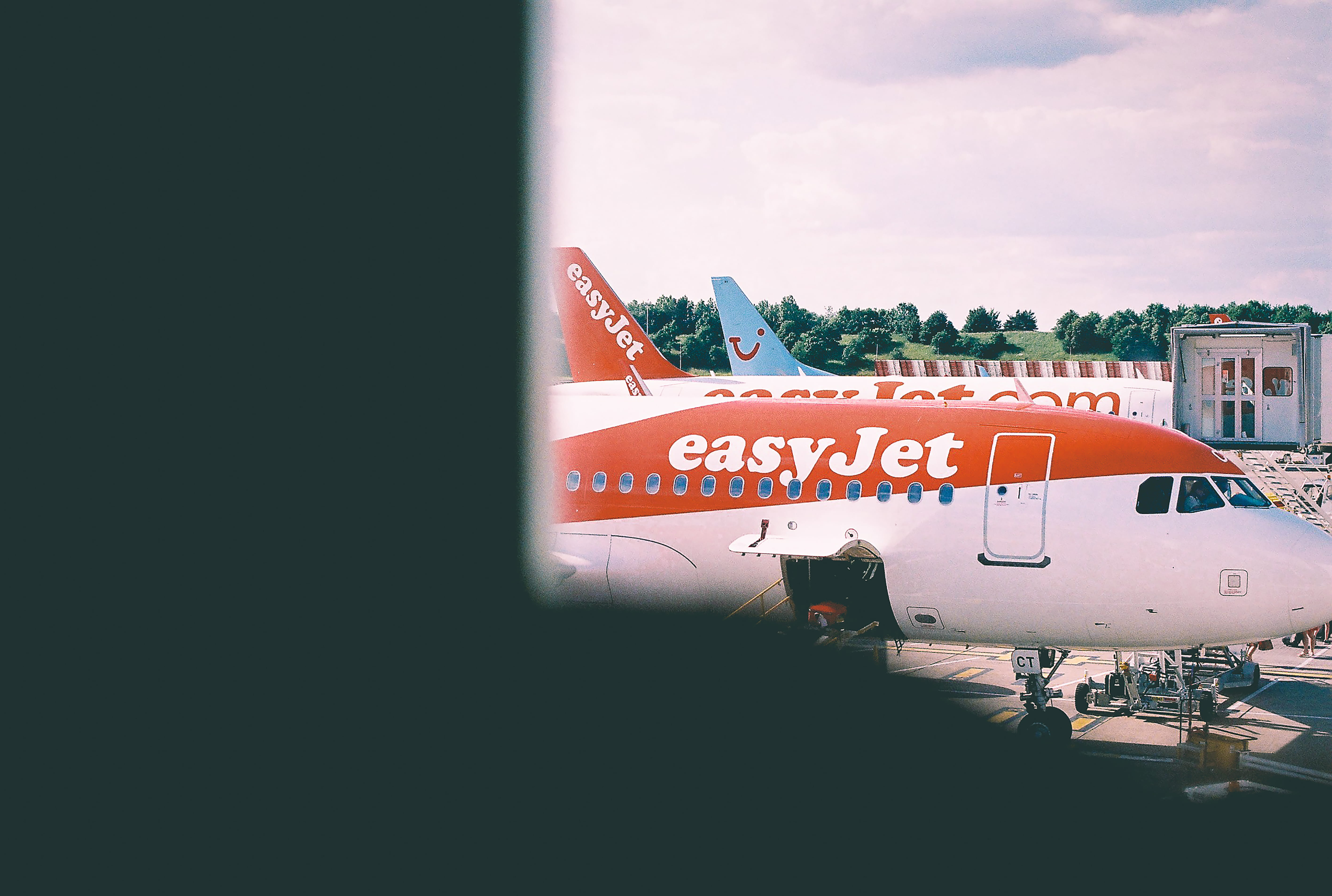 london airport, no people, motor vehicle, plane, nature, western script, text, 5K, architecture, easy, window, fly, transportation, land vehicle, town, HD Wallpaper