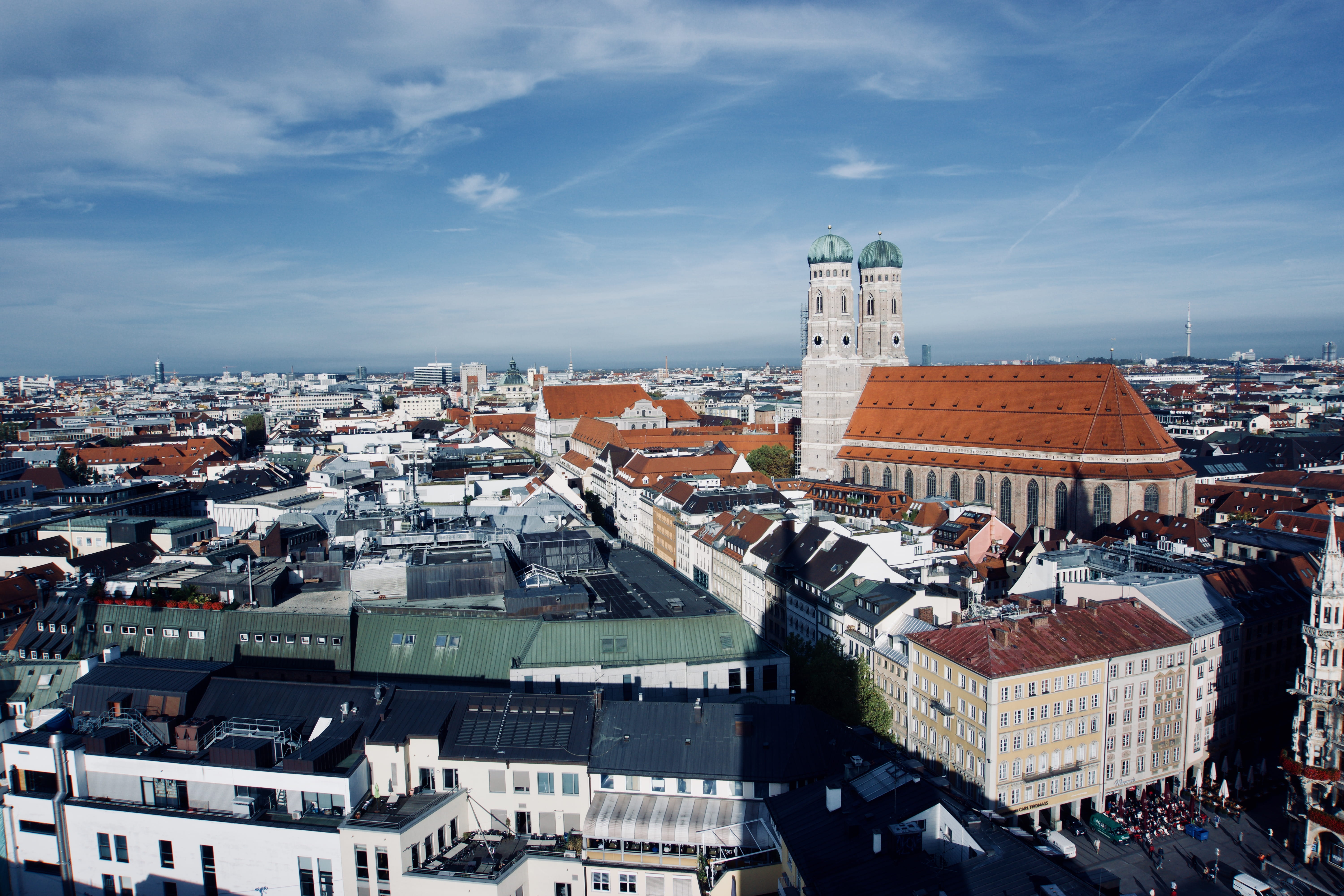 city, munich, residential district, frauenkirche, built structure, cityscape, bavaria, day, religion, sky, townscape, cathedral, city view, cloud - sky, HD Wallpaper