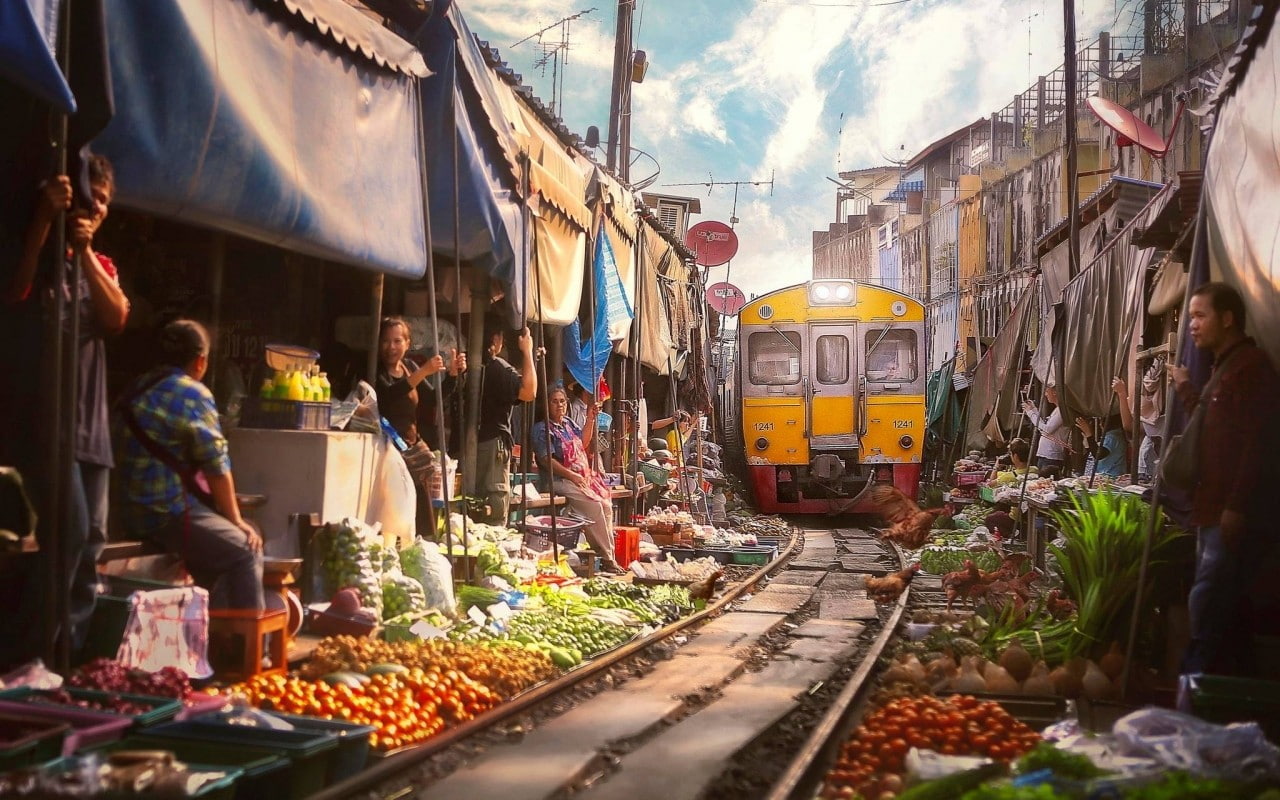 clouds, diesel locomotive, Bangkok, bar, satellite, railway, fruit, house, 720P, blankets, Asia, markets, Thailand, train, people, vegetables, HD Wallpaper
