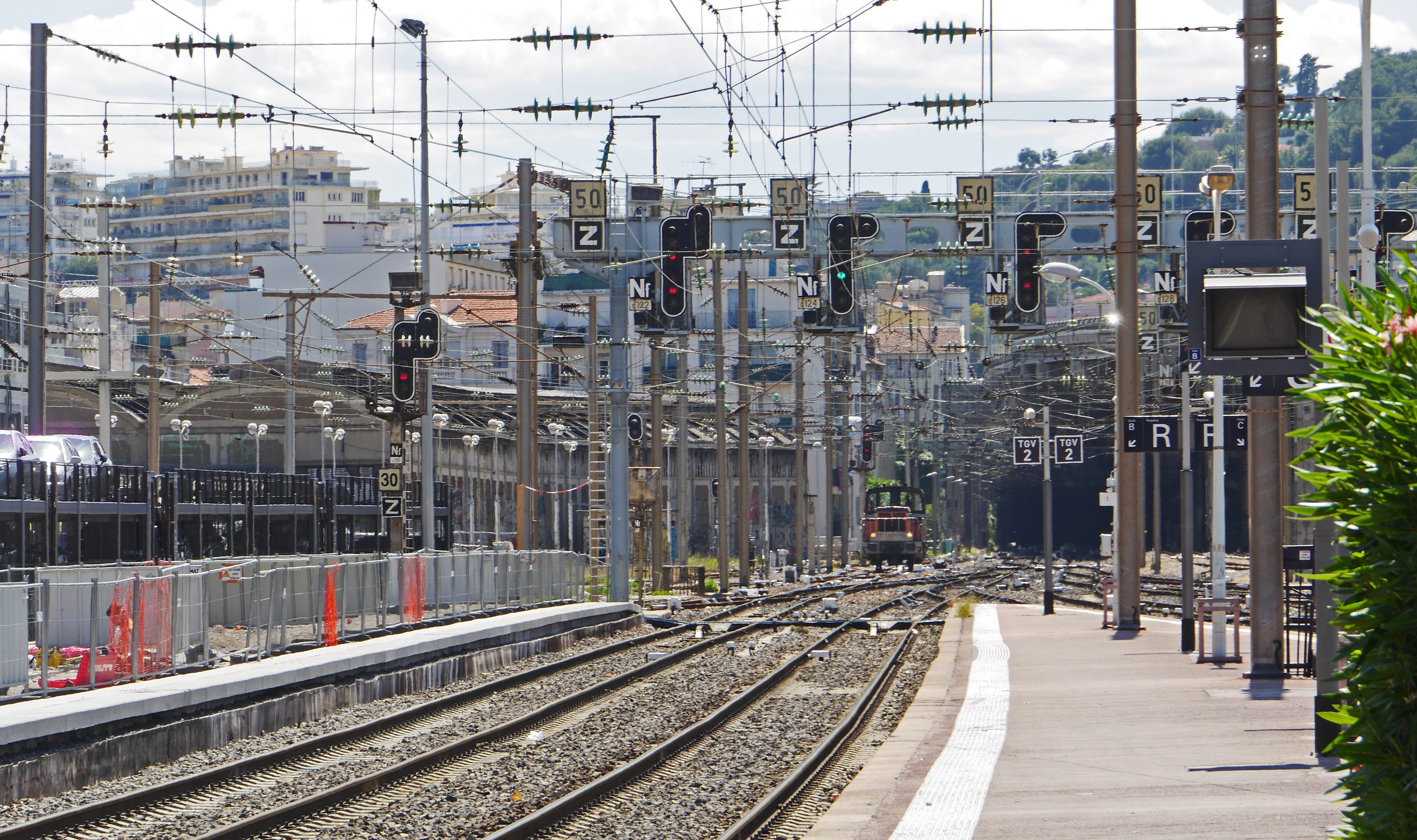 station, tracks, gateway, electrical equipment, day, cable, electricity, rail transportation, railroad track, traffic routes, train, gray, city, central station, HD Wallpaper