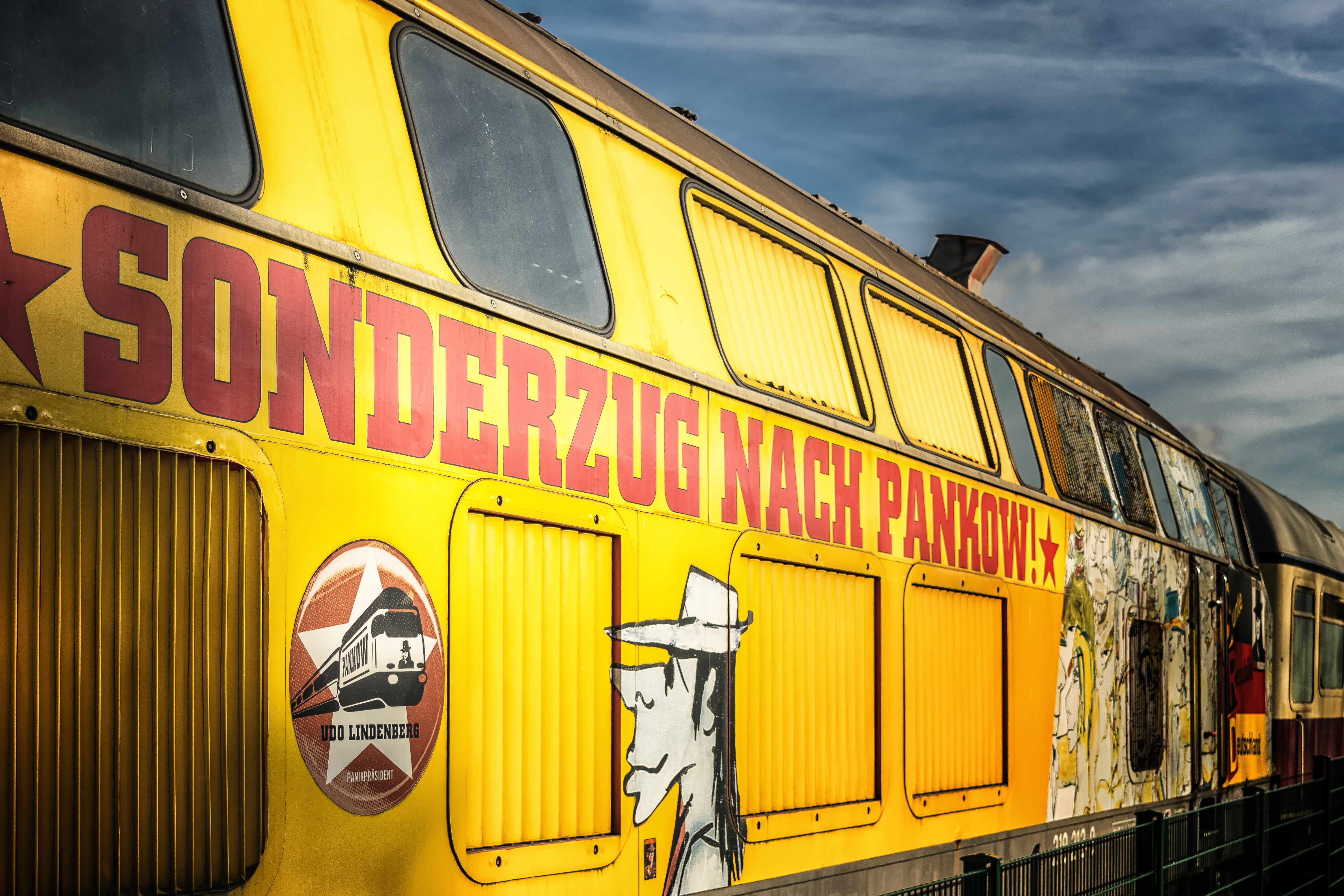 pankow, communication, city, loco, cloud - sky, db, transportation, printed, colorful, berlin, building exterior, historically, railway, day, amorbach, HD Wallpaper