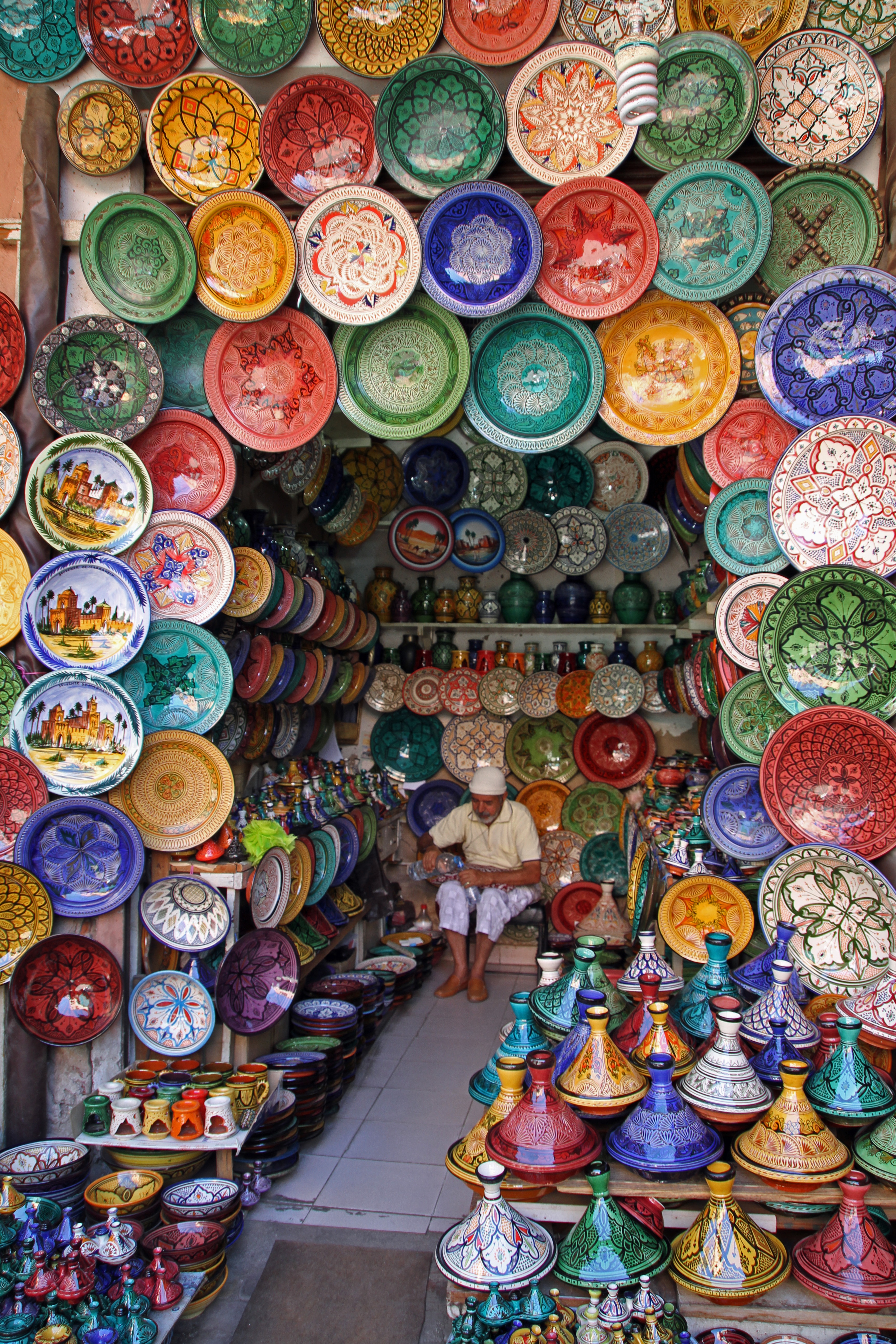 retail, still life, handmade, large group of objects, decorative, 5K, vase, arrangement, marrakech, variation, sale, retail display, morocco, abundance, Phone HD Wallpaper