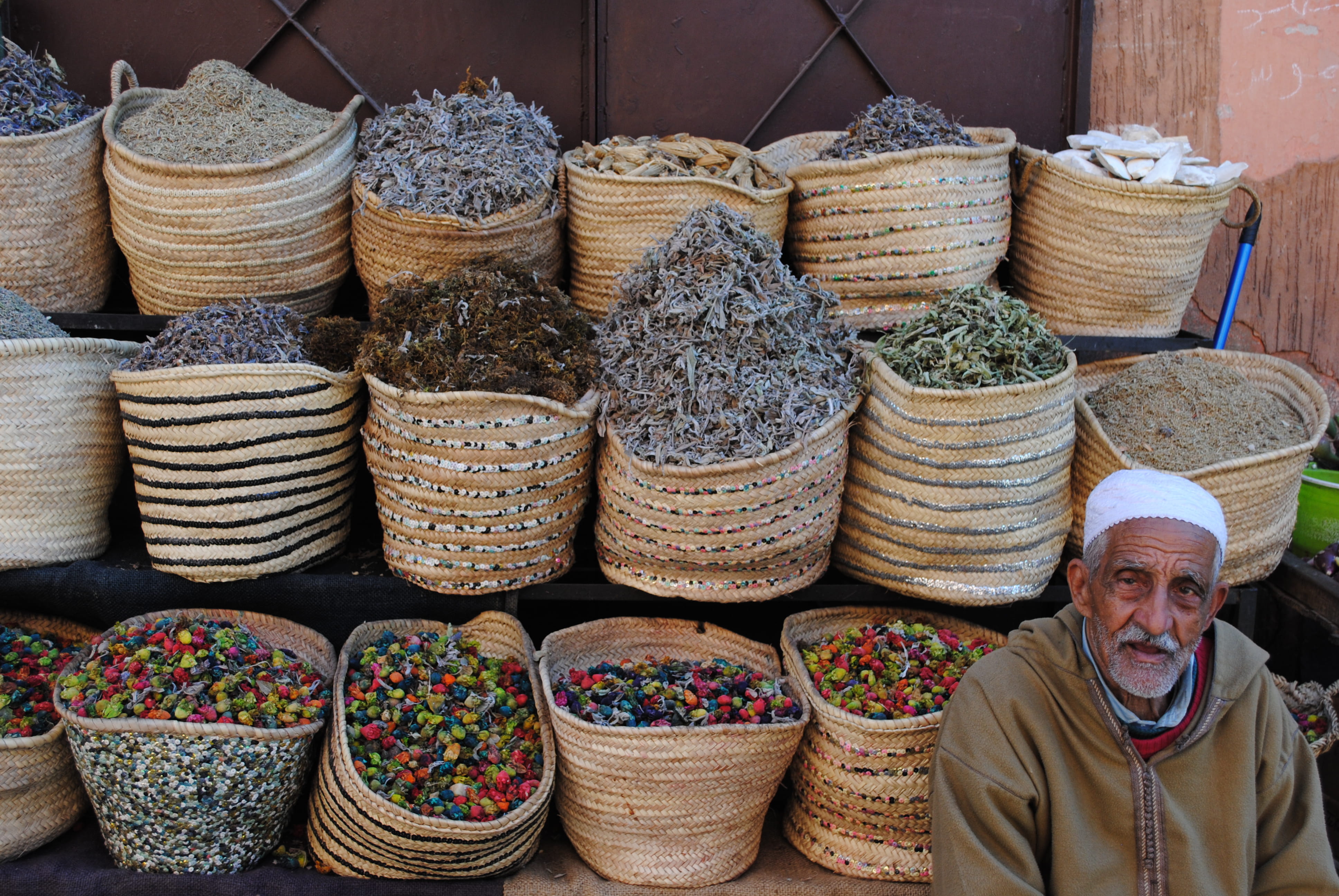 day, spices, variation, marrakech, marruecos, container, basket, retail, business, retail display, men, abundance, adult, morocco, stack, one person, market stall, HD Wallpaper