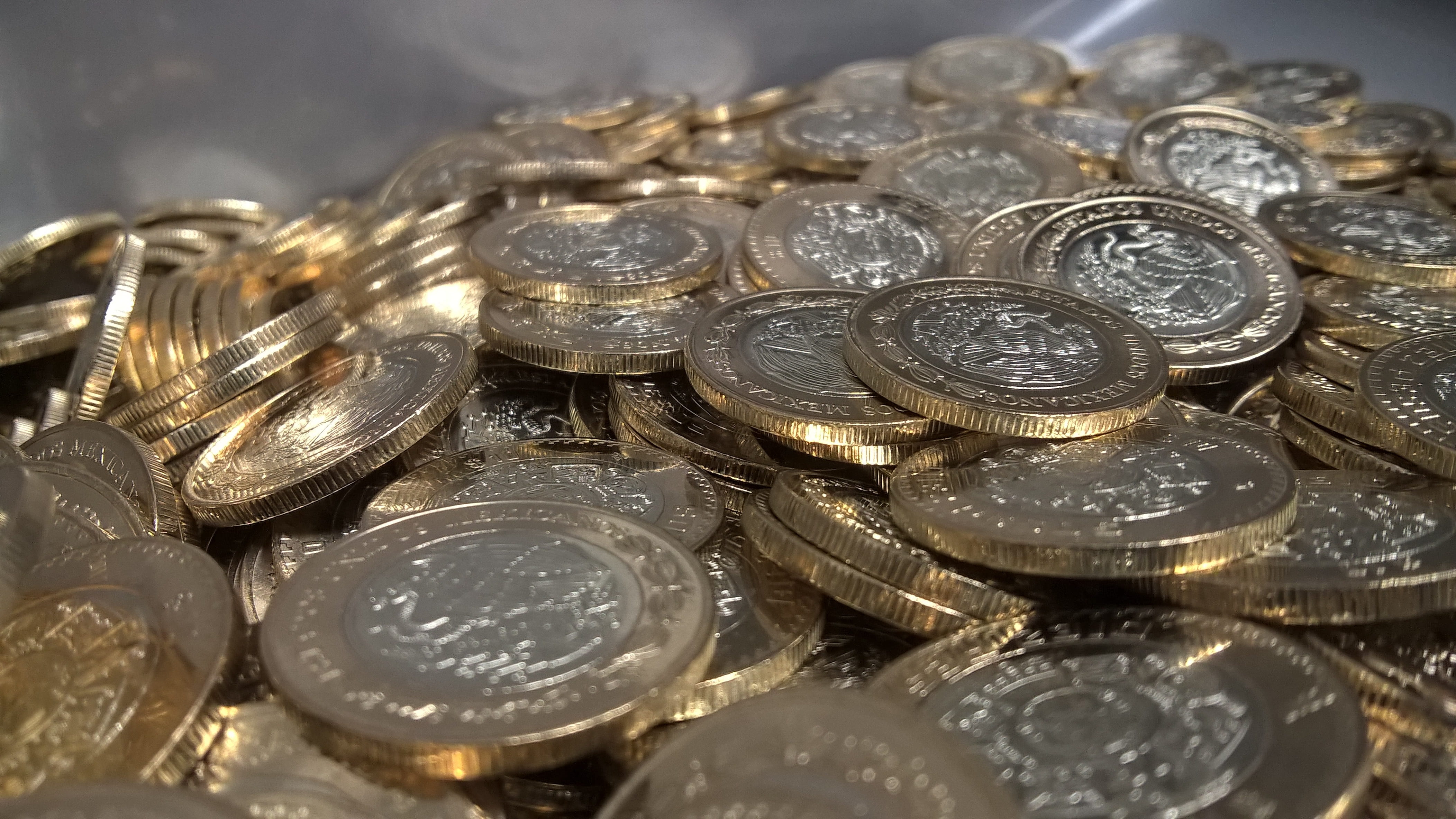 currency, large group of objects, 4K, studio shot, selective focus, colored, mexican peso, high angle view, indoors, round, money, coin, close-up, still life, HD Wallpaper