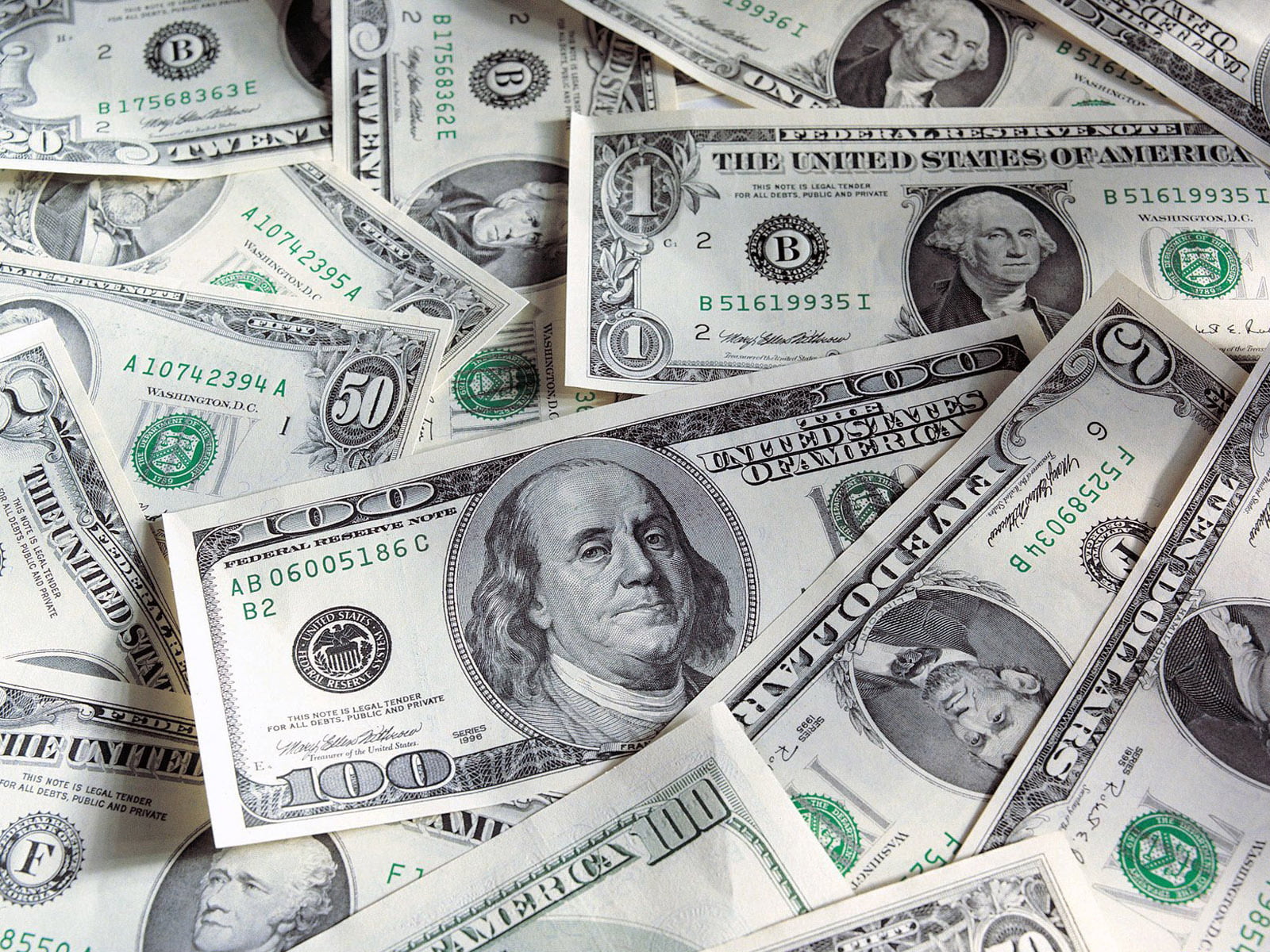 heap, green color, arts culture and entertainment, success, wealth, abundance, business, concepts, dollars, paper Currency, finance, benjamin Franklin, HD Wallpaper