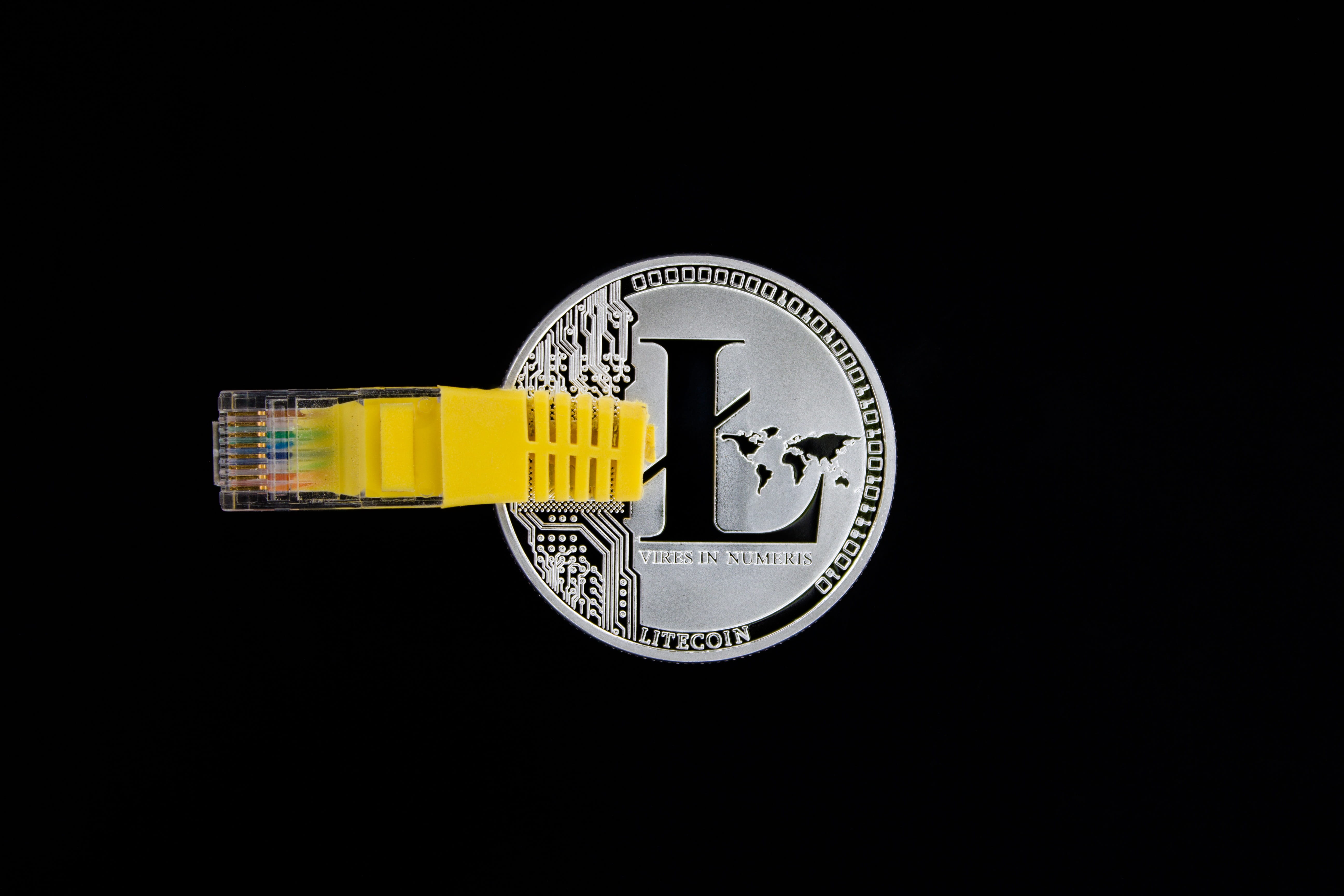 studio shot, cash, digital, usb, concept, finance, equipment, cut out, silver colored, blockchain, instrument of measurement, tape measure, time, exchange, HD Wallpaper