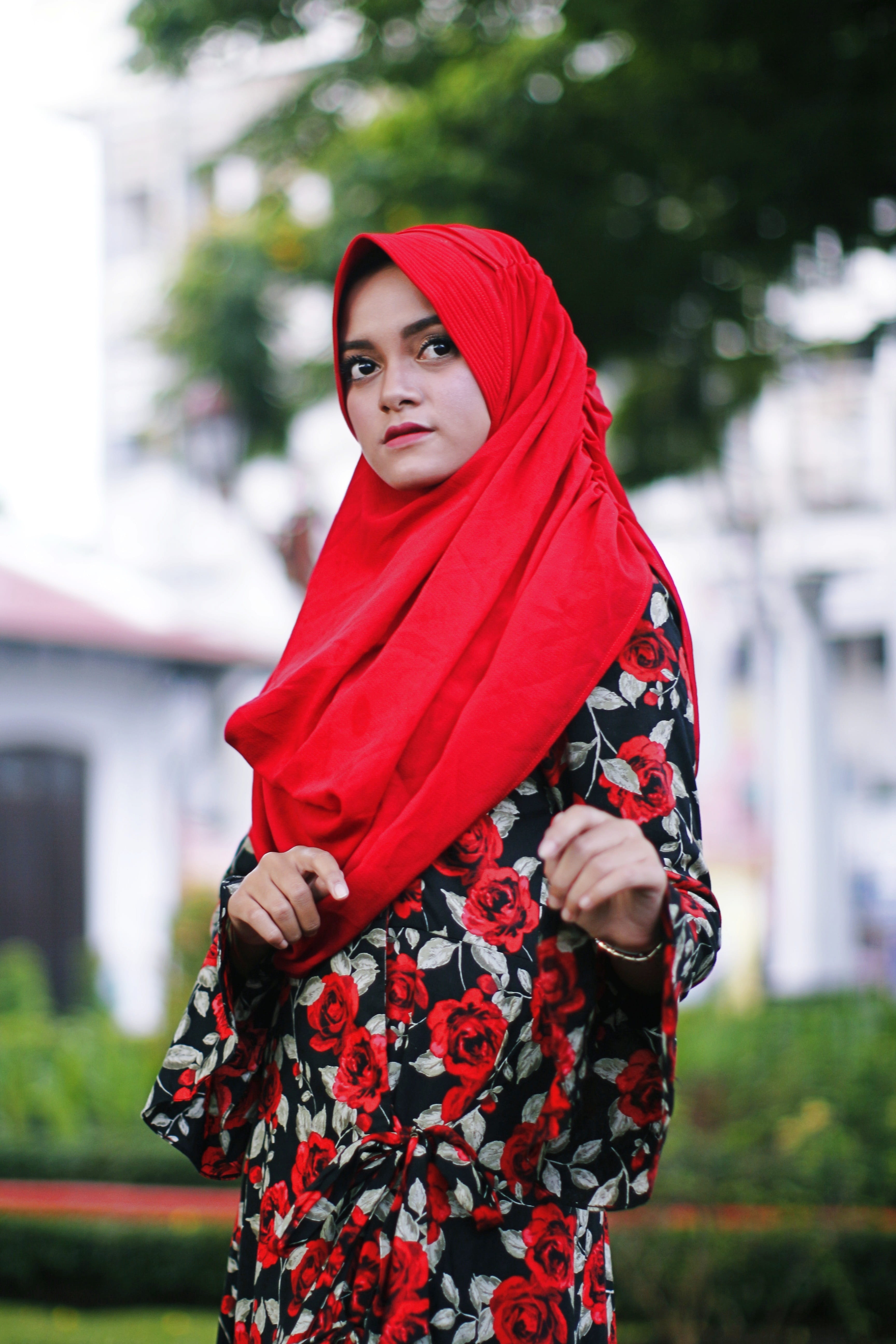 muslim, standing, moslem, indonesian, young adult, young women, focus on foreground, asian, hijab, front view, adult, clothing, leisure activity, real people, Phone HD Wallpaper