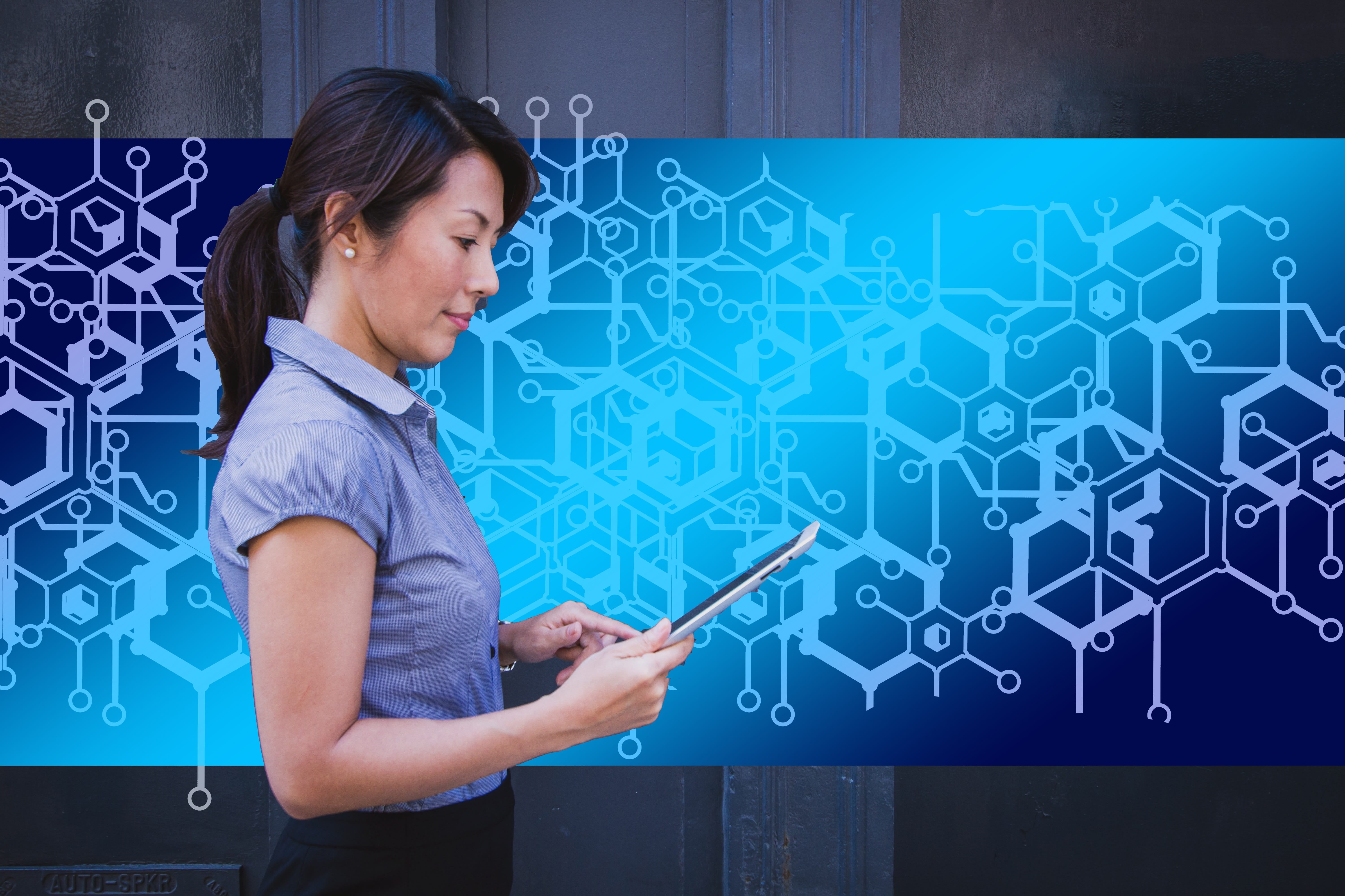 innovation, mechanism, women, data, integrity, one person, looking, block, together, circuits, contemplation, wireless technology, blue, concentration, HD Wallpaper