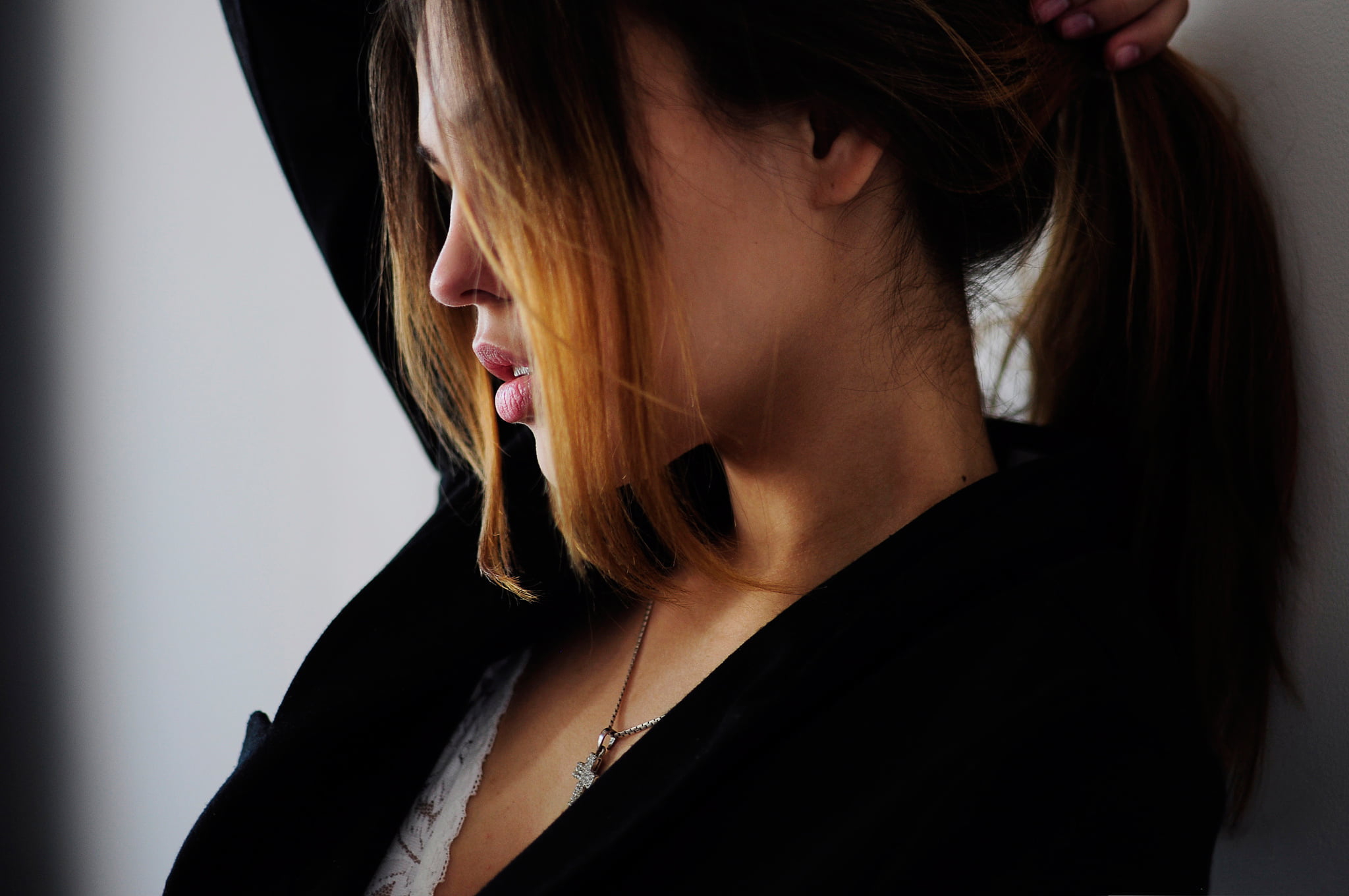 looking, looking away, profile view, lifestyles, leisure activity, portrait, young adult, hairstyle, rating, close-up, beauty, probably, women, side view, HD Wallpaper