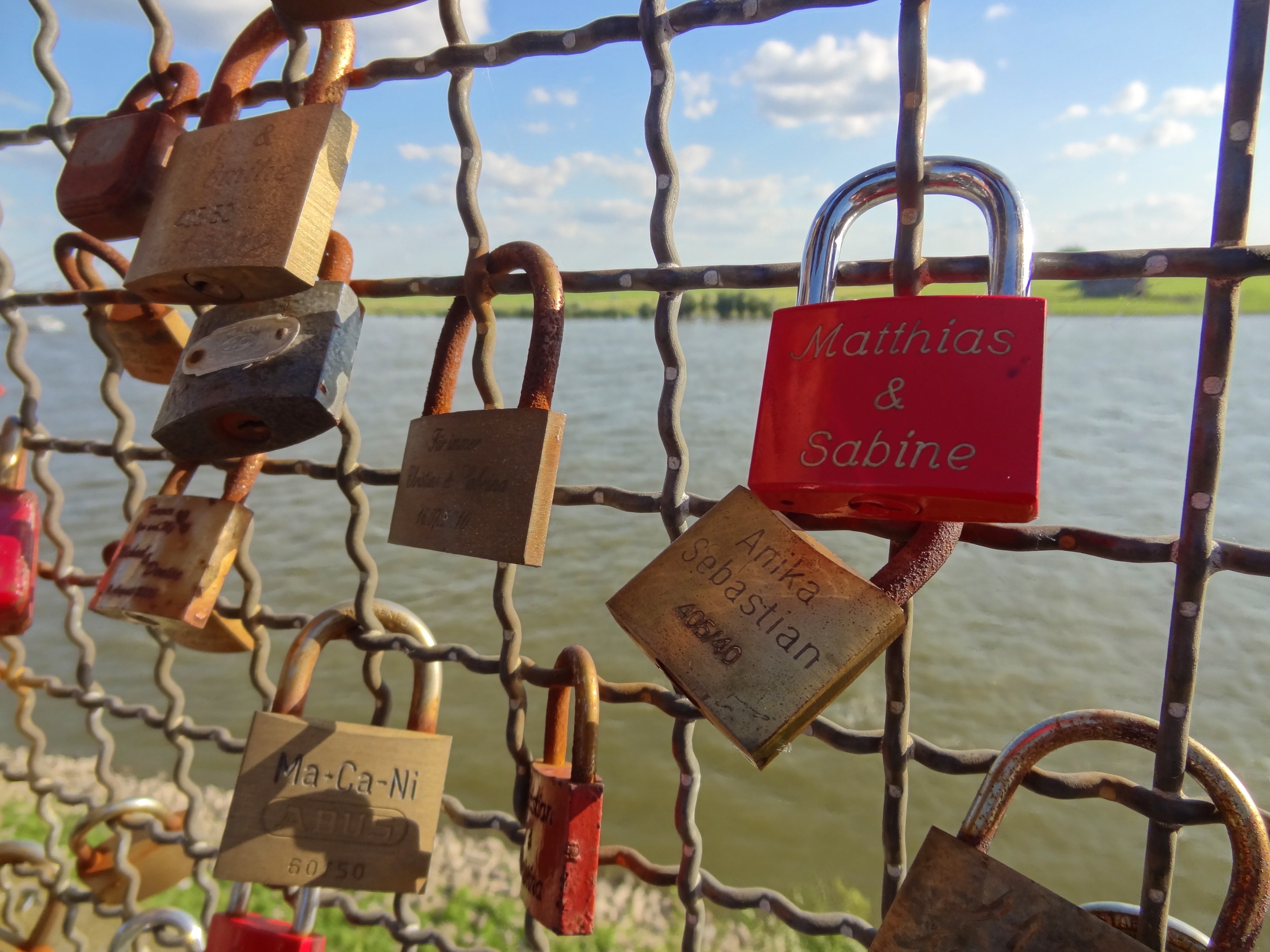eternity, lock, separation, hope, positive emotion, security, text, day, heart shape, summer, safety, hope - concept, luck castle, togetherness, safe, emotion, HD Wallpaper