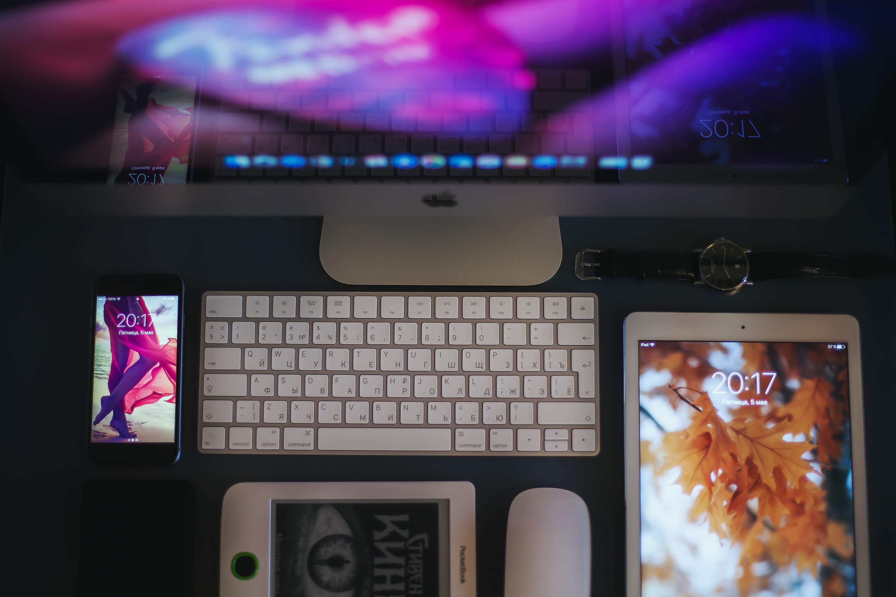 connection, table, computer equipment, mouse, wireless technology, shortcuts, bokeh, close-up, pocketbook, bookreader, illuminated, screen, control, 2K, HD Wallpaper