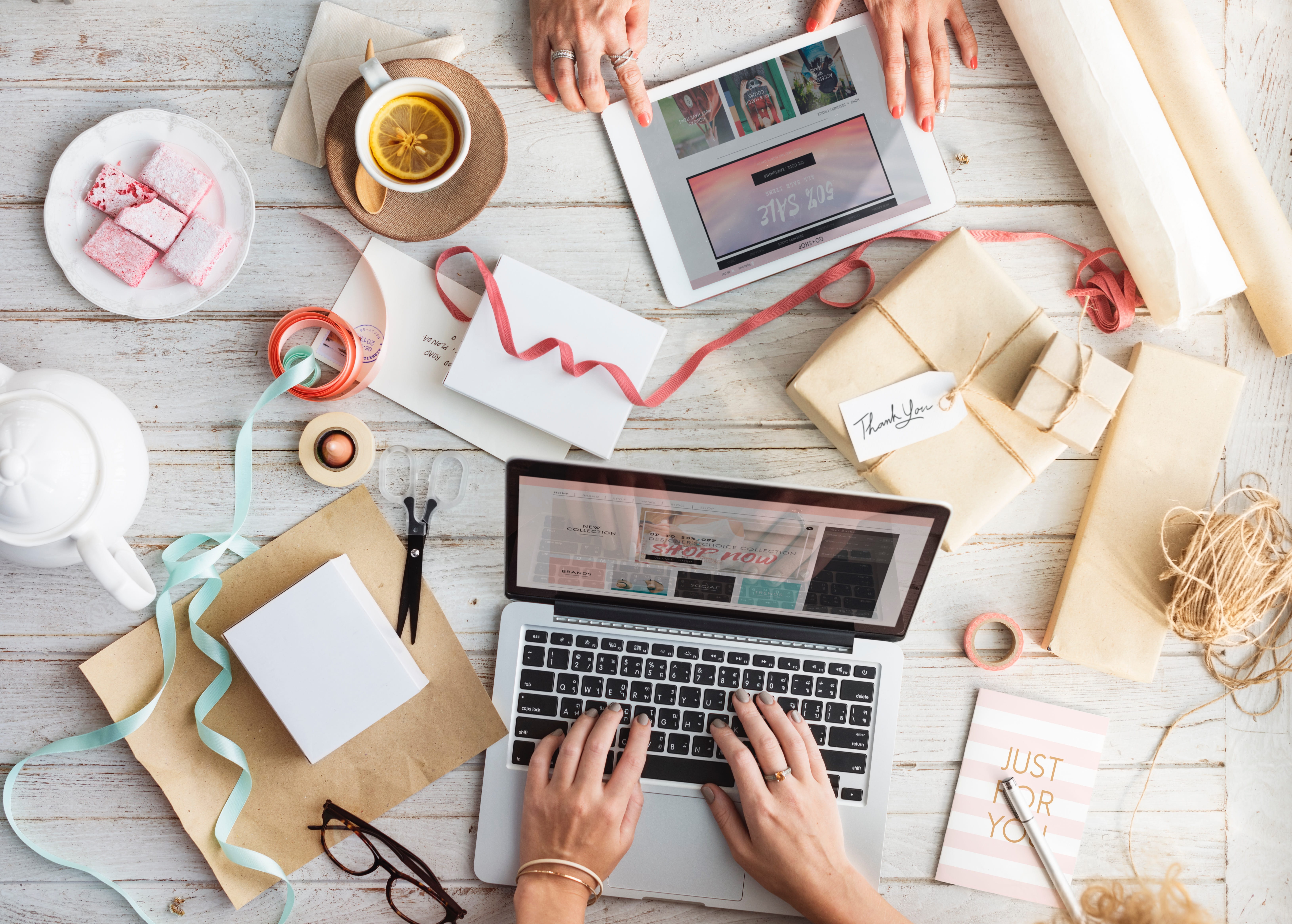 apple, mac, desk, scissors, furniture, laptop, design professional, connection, paper, wireless technology, table, human hand, hands, hand, using laptop, HD Wallpaper