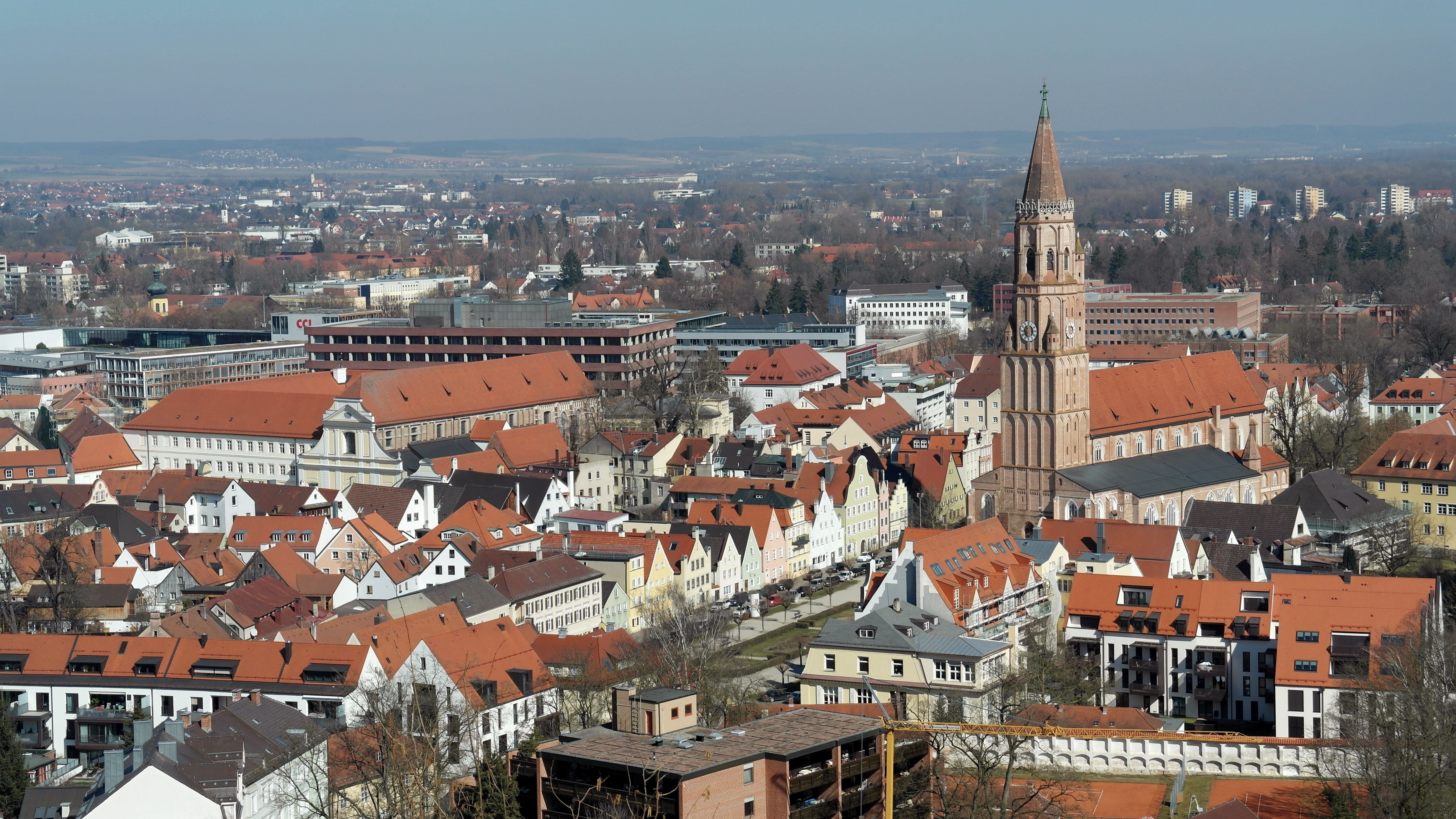 famous Place, tower, cathedral, enormous, southern bavaria, catholic, middle ages, residential district, built structure, sublime, town, city, bavaria, HD Wallpaper