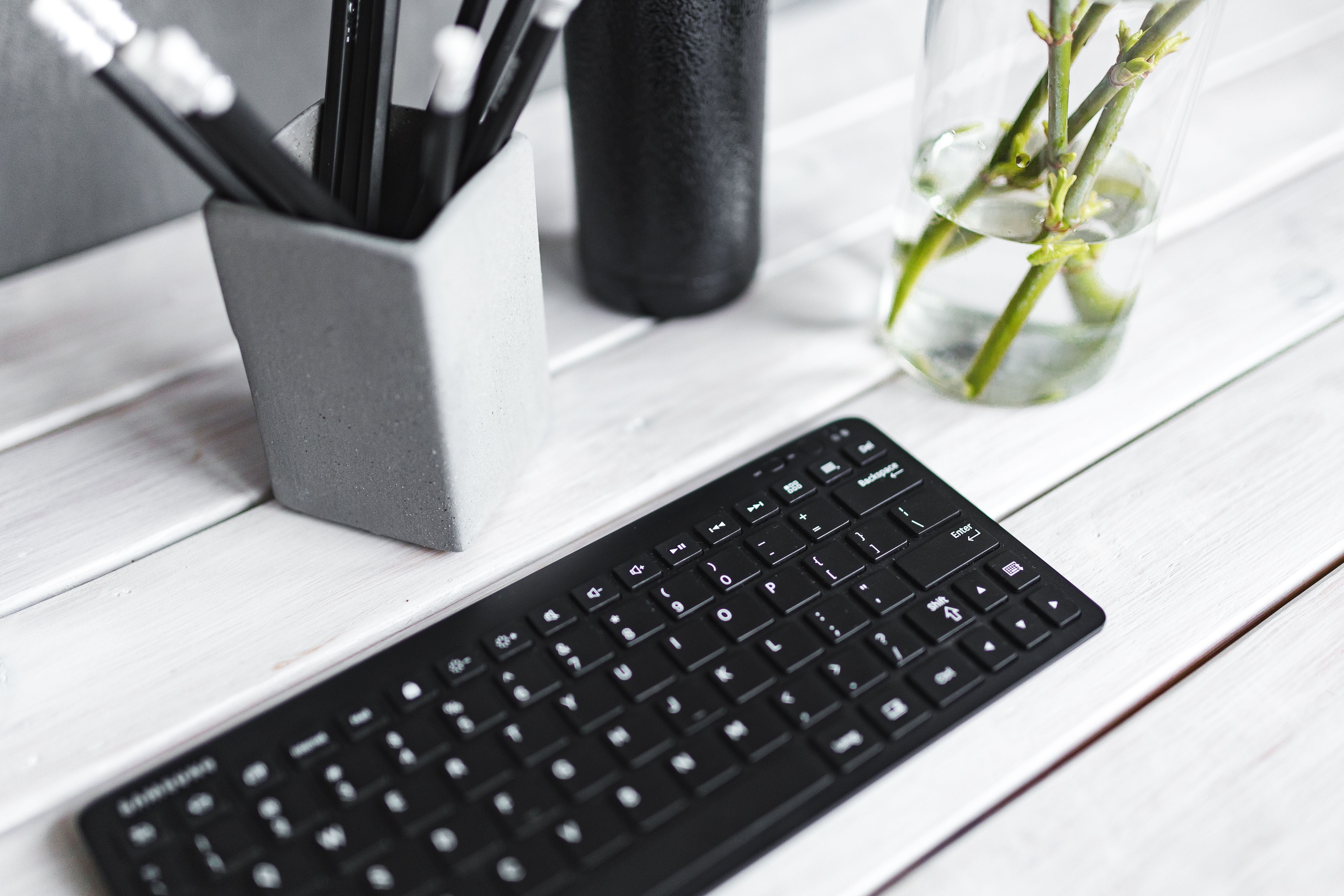 computer, 4K, indoors, wood - Material, black, flowering plant, table, flower, white, business, computer keyboard, equipment, communication, portable information device, HD Wallpaper