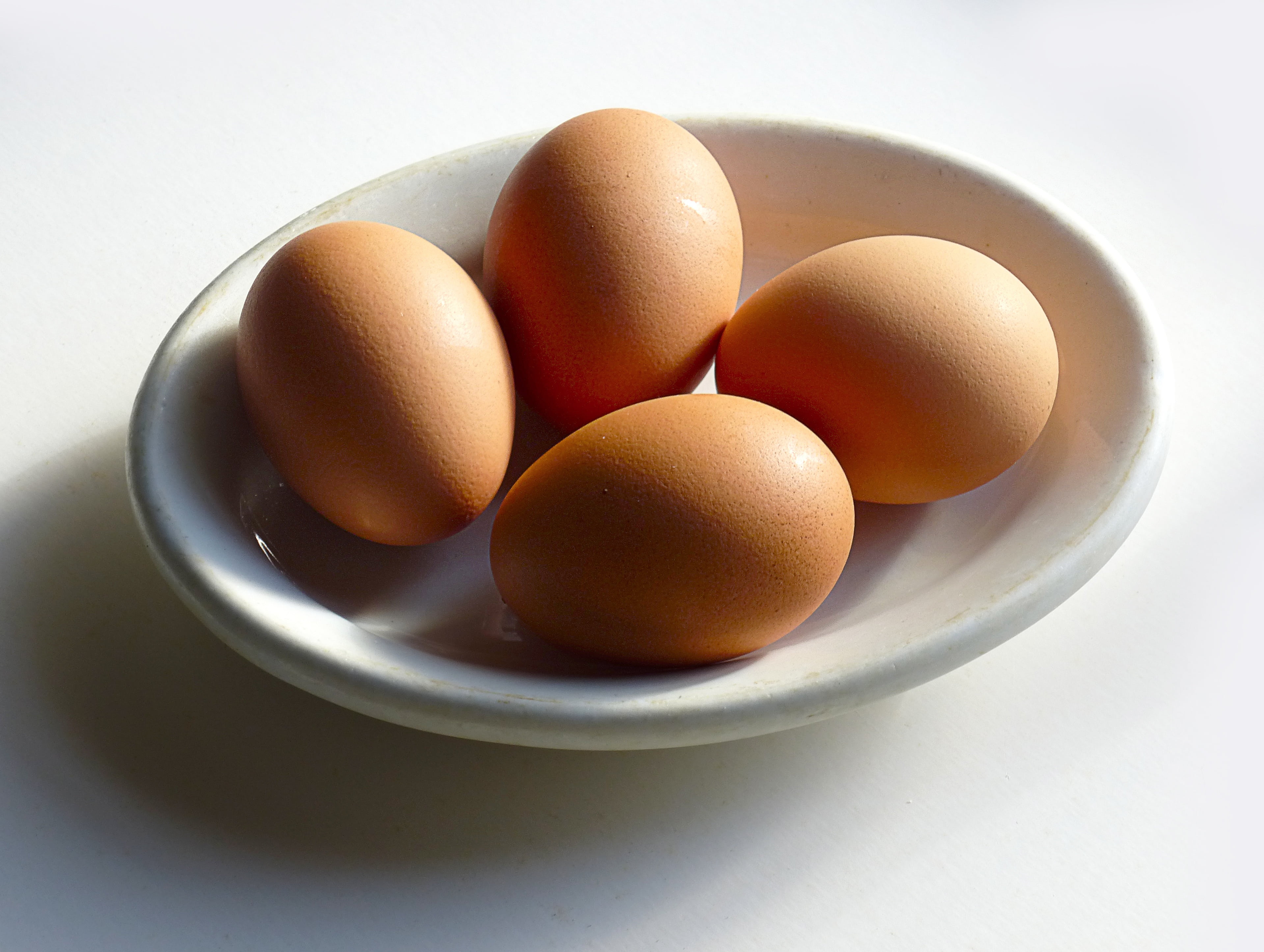 fried, cook, raw Food, gastronomy, nutrition, pan, easter, cooking, eggs, table, snack, nature, fryer, cholesterol, studio shot, four, cooked, medium group of objects, HD Wallpaper