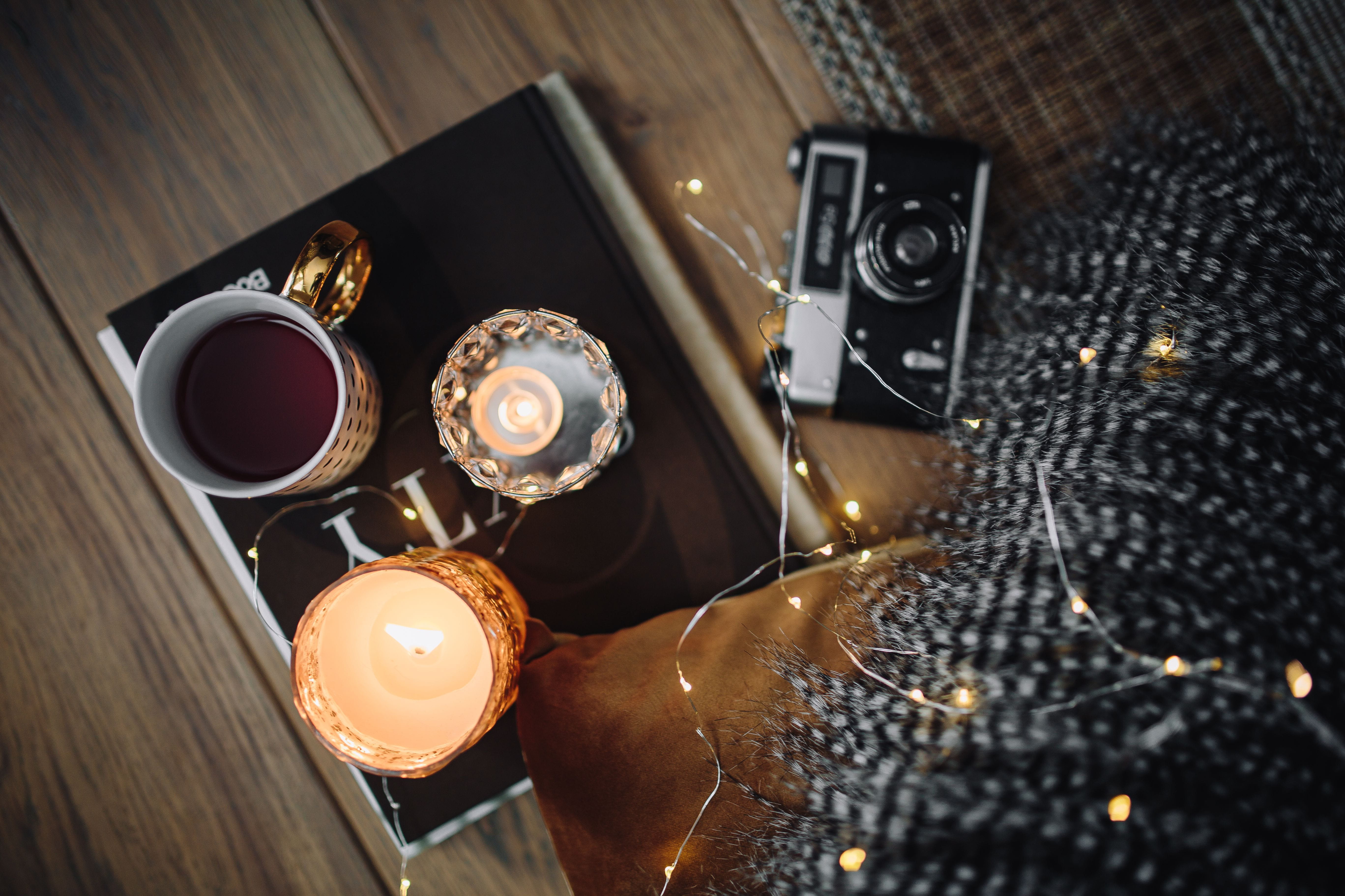high angle view, close-up, tea, refreshment, tray, camera - photographic equipment, photography themes, drink, analog, food and drink, coffee, camera, fairy lights, HD Wallpaper