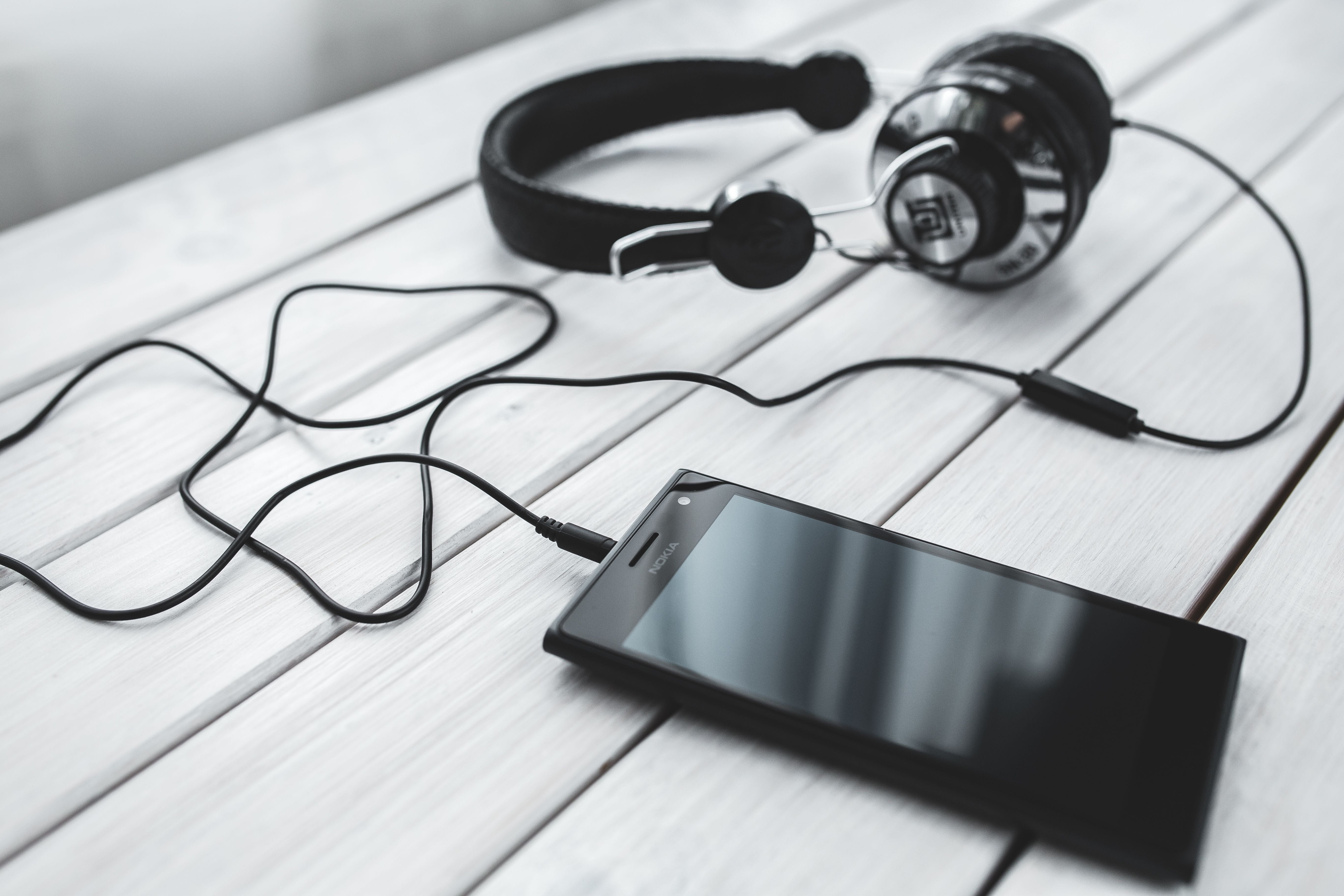 no People, communication, black, complexity, cable, various, books, selective focus, mobile phone, connection, organizer, focus on foreground, eyeglasses, HD Wallpaper