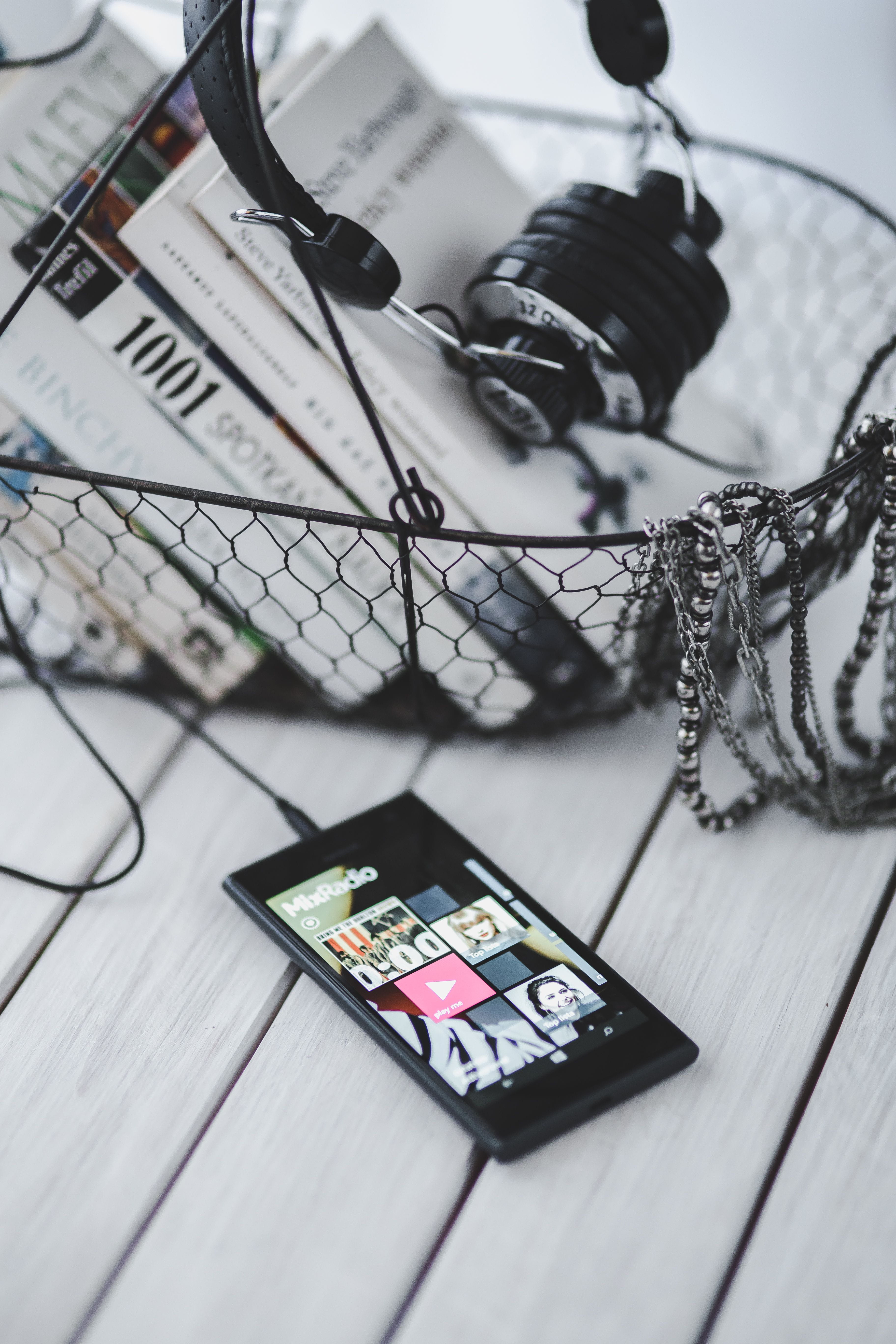 arts culture and entertainment, variation, business, close-up, items, table, communication, technology, currency, black, computer, various, selective focus, Phone HD Wallpaper