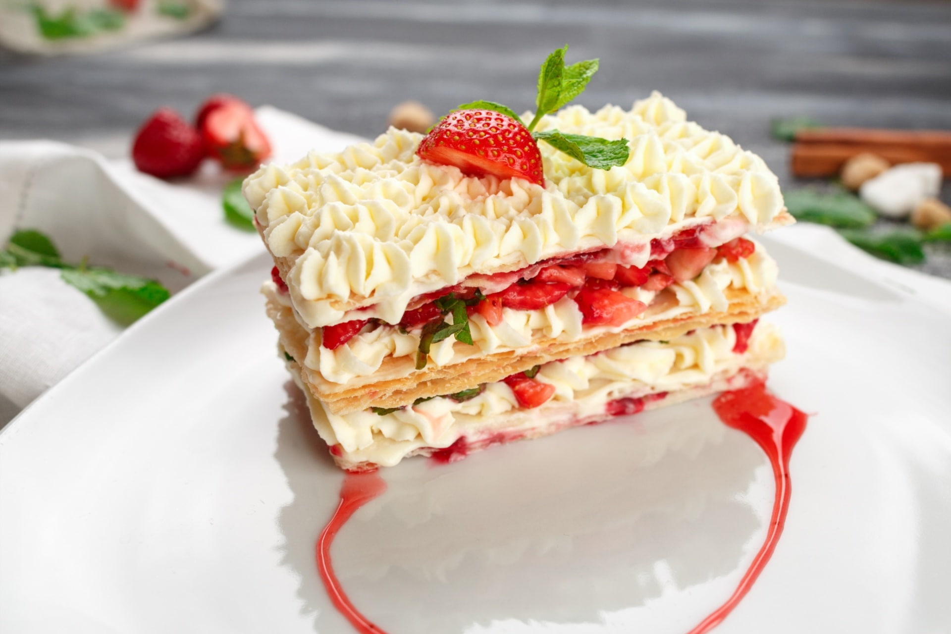 cream, food and drink, strawberry, food, close-up, garnish, indulgence, 1080P, no people, cake, berry fruit, sweet food, food styling, baked, temptation, HD Wallpaper