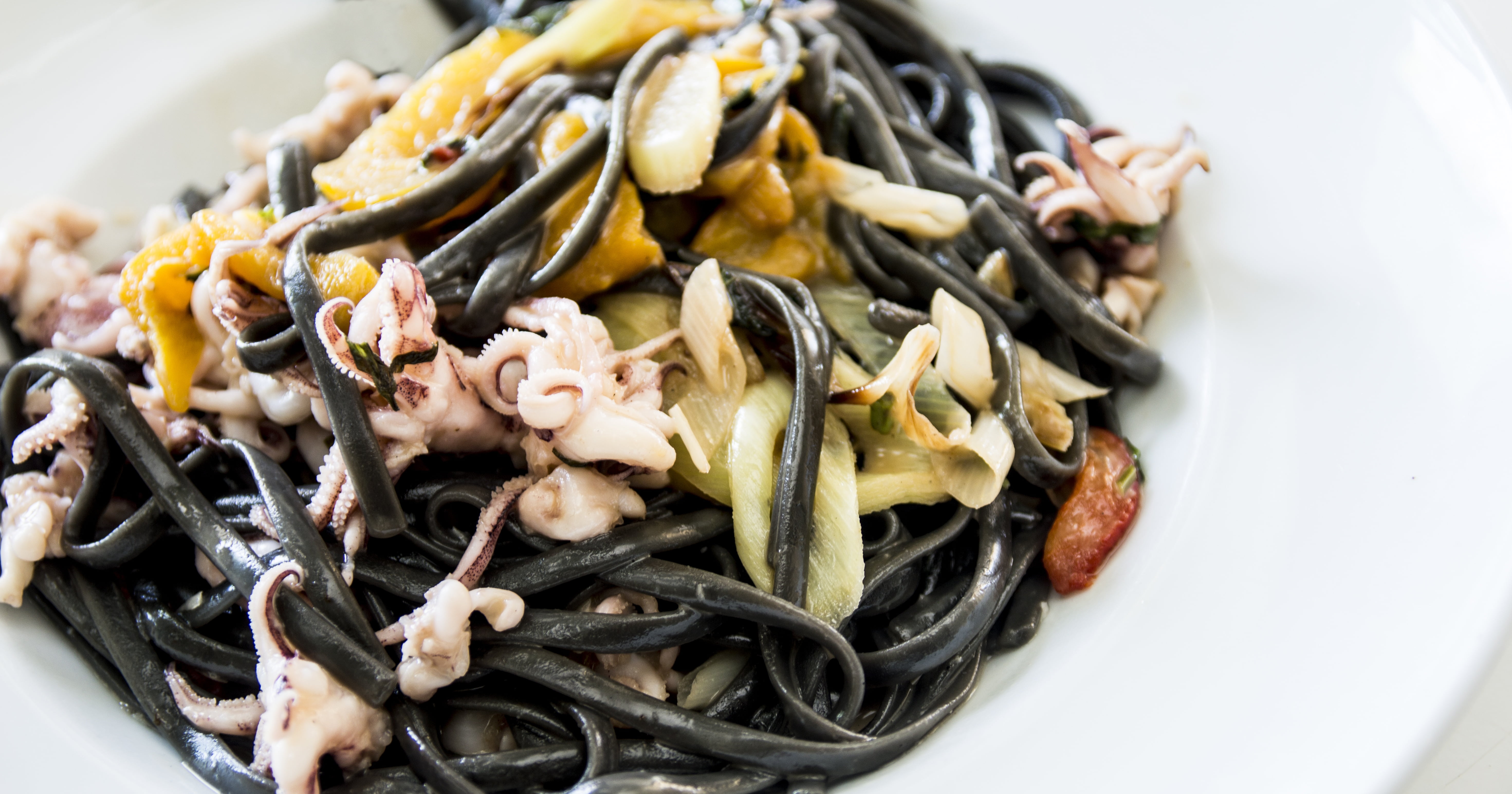 food, serving size, pasta, italian food, wellbeing, meal, healthy eating, still life, vegetable, close-up, dinner, freshness, table, high angle view, squid, HD Wallpaper