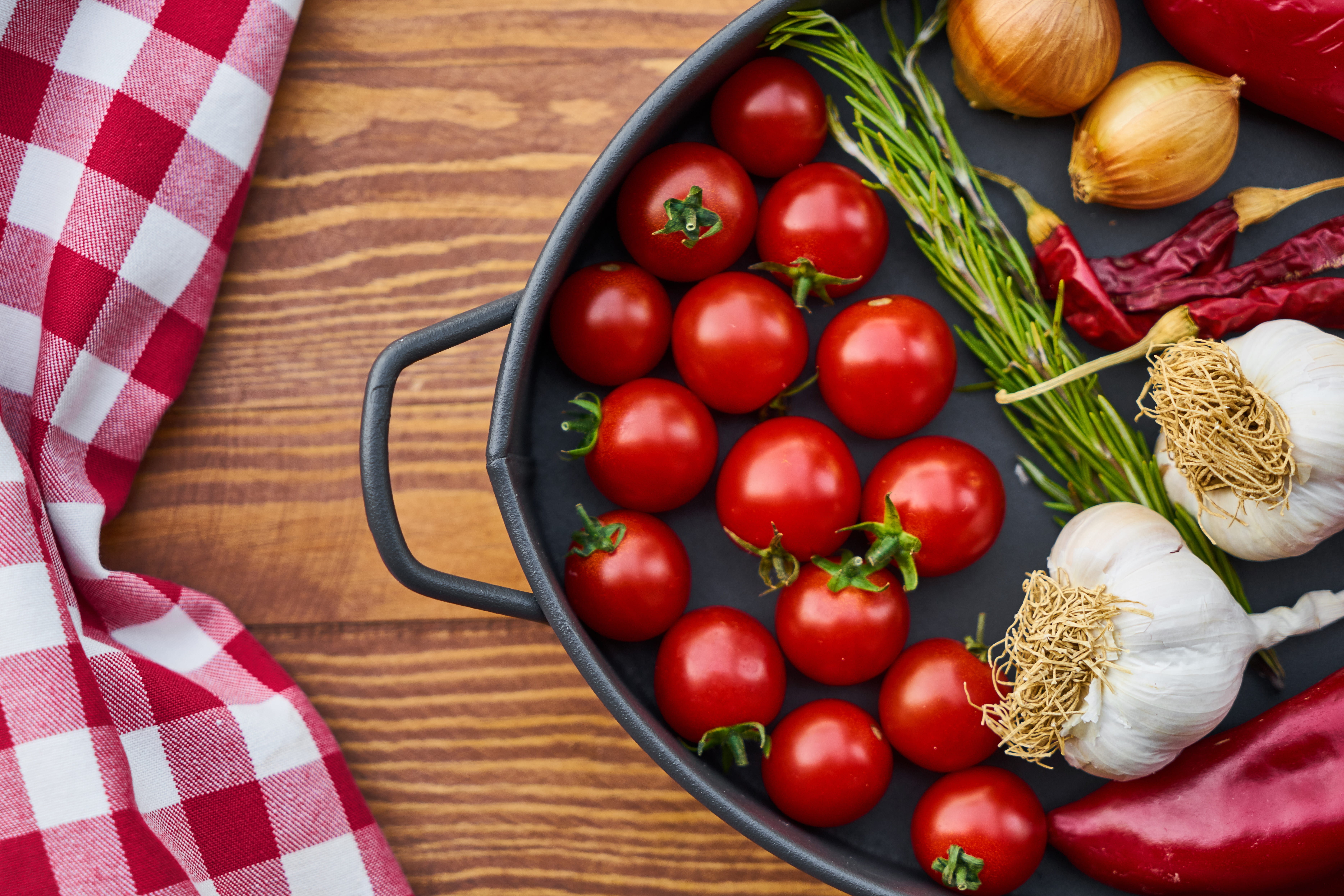 photography, table, beautiful, food and drink, no people, basket, color, diet, vegetarian food, horizontal, wood, product photo, 5K, detail, fruit, restaurant, HD Wallpaper