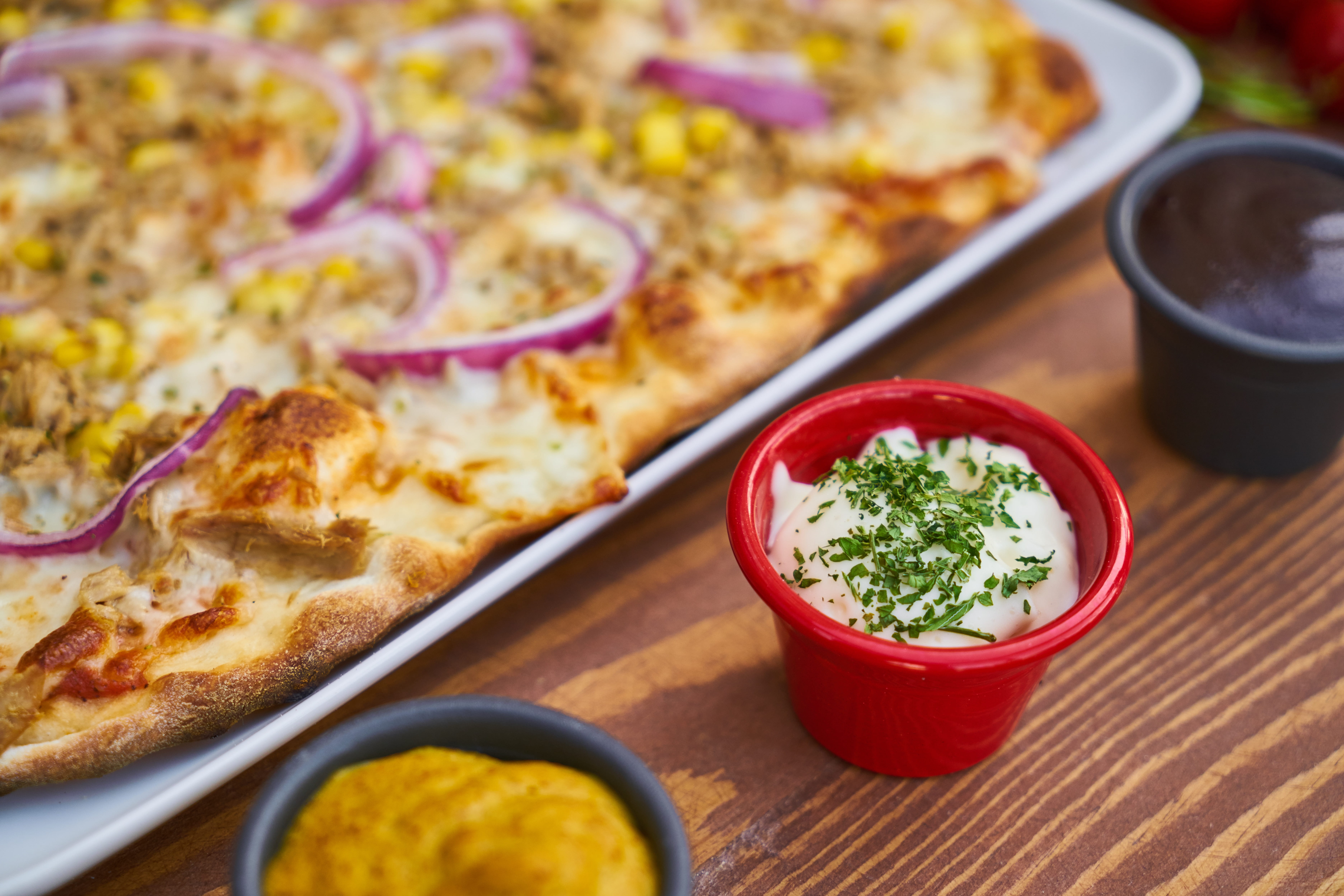 focus on foreground, food and drink, meal, photography, kitchen, pizza, no people, food photo, indian food, freshness, food, snack, sauces, restaurant, HD Wallpaper