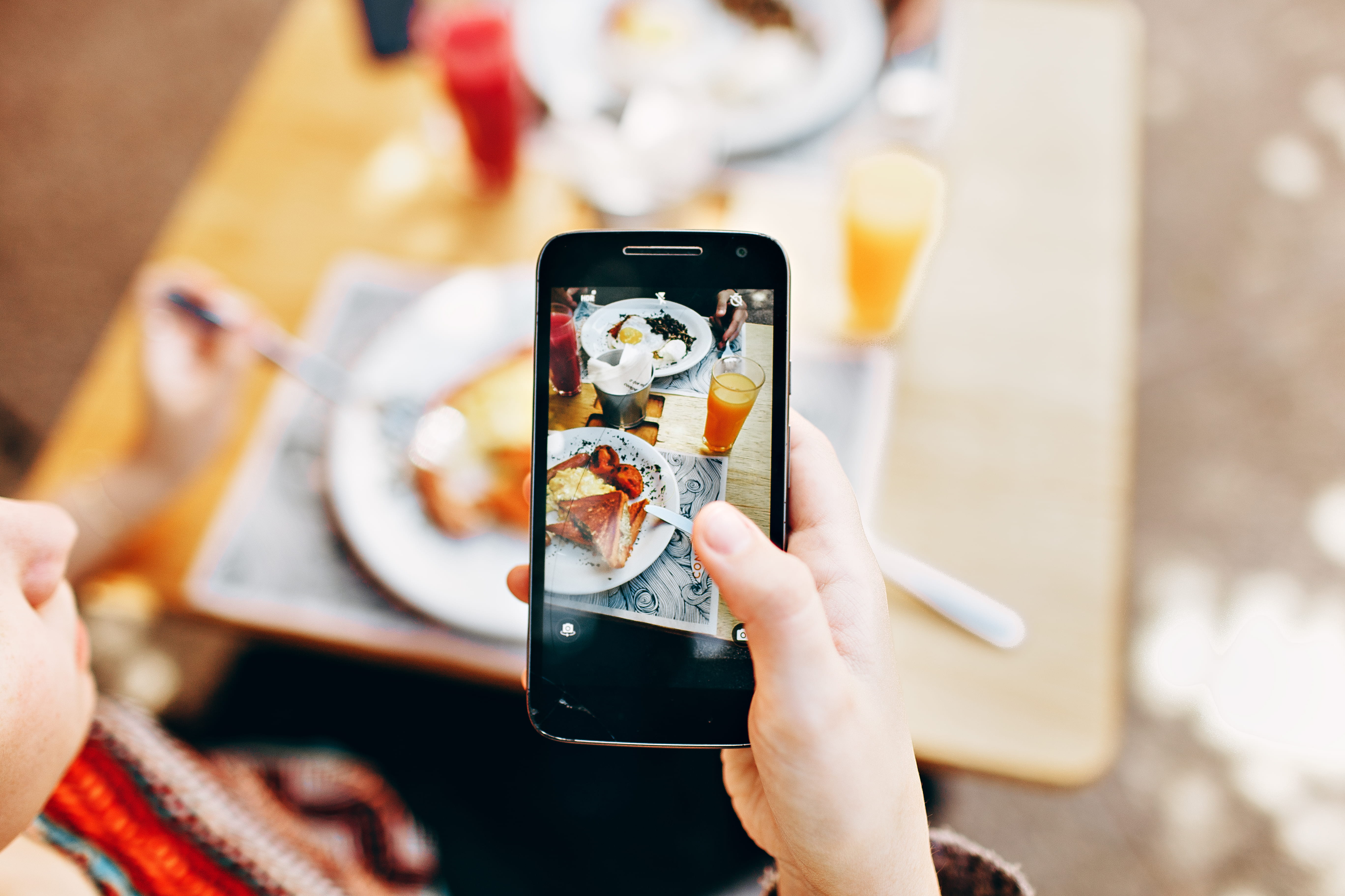 screen, human hand, brunch, 5K, photographing, holding, drink, girl, coffee, phone, adult, photography themes, blurred background, connection, taking photo, HD Wallpaper