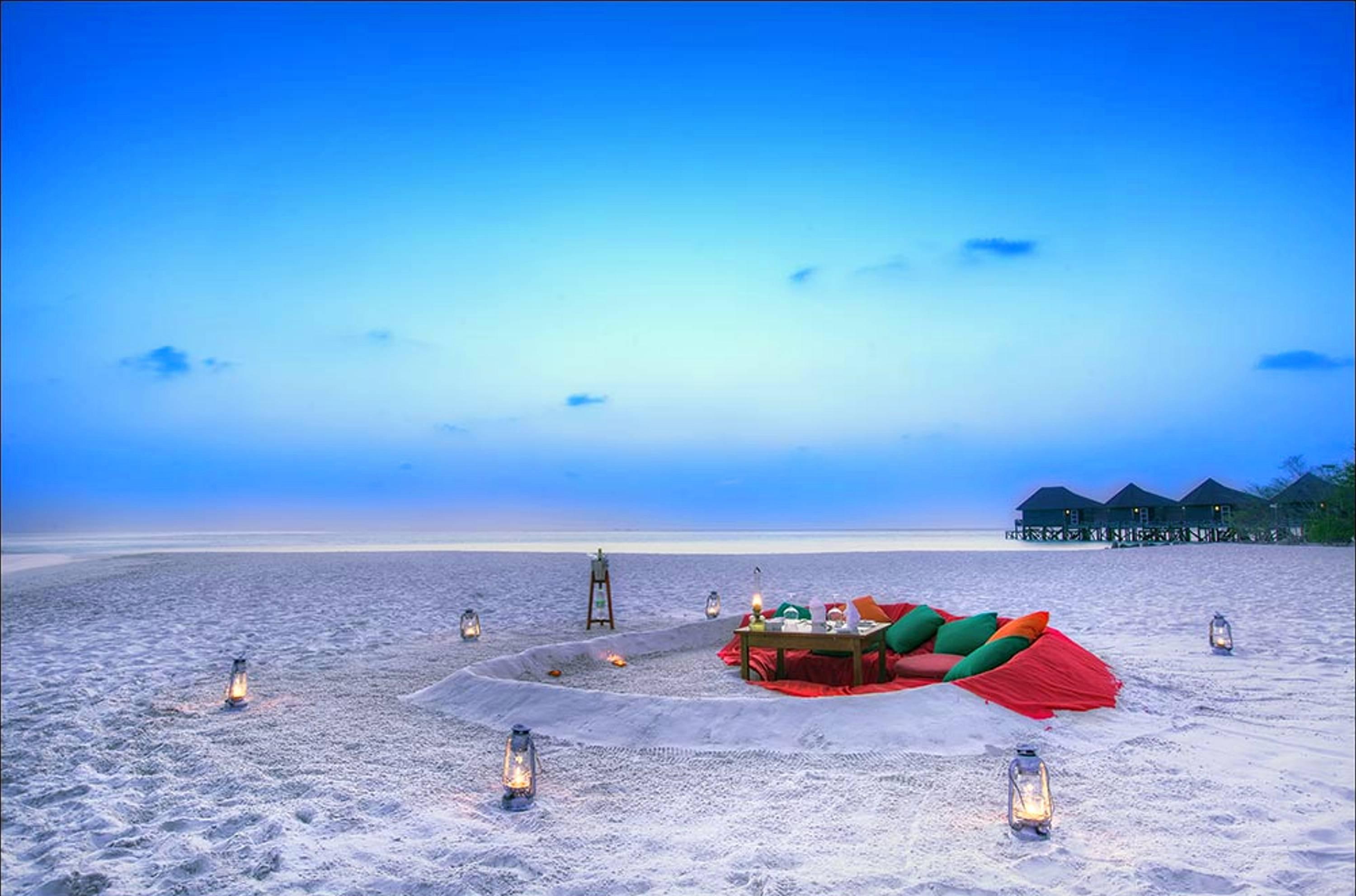 tropical, romantic, sunset, picnic, para, polynesia, dine, food, dining, 2K, sand, islands, dusk, evening, exotic, island, beach, HD Wallpaper