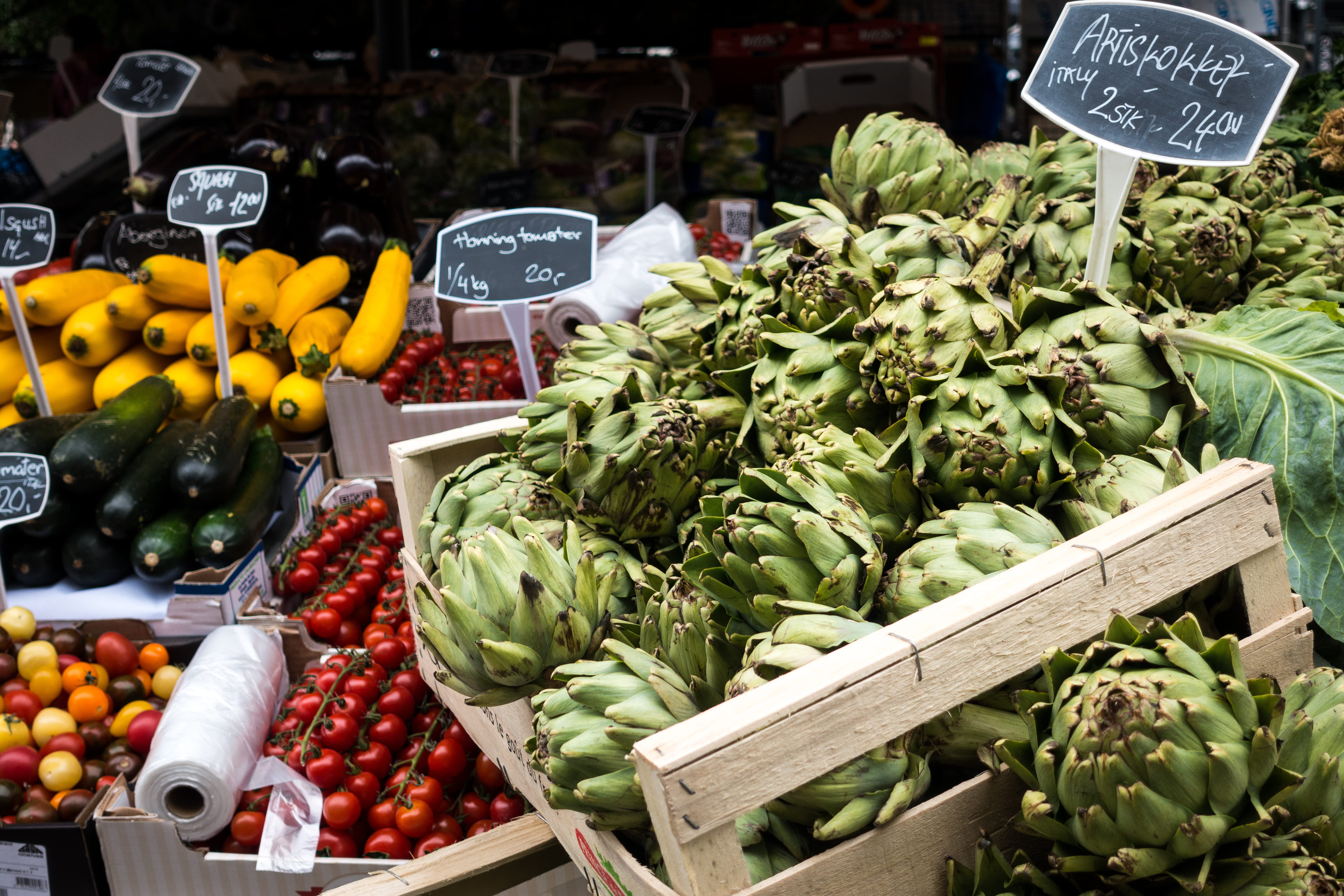 selling, artichoke, Artichokes, organic, wellbeing, choice, shopping, sale, retail, retail display, abundance, text, food And Drink, store, 5K, healthy Lifestyle, HD Wallpaper