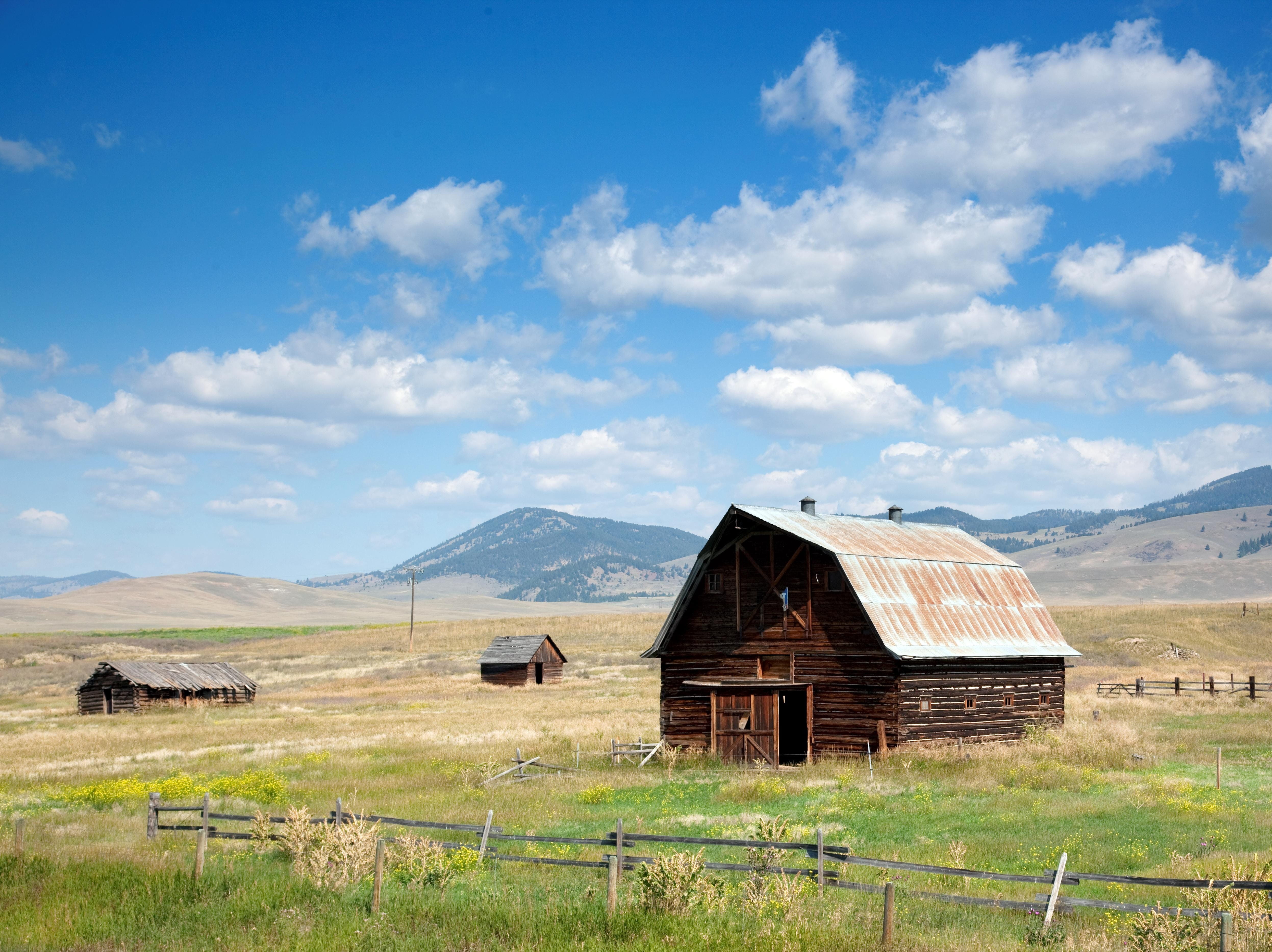 old, agriculture, photo, grass, wooden, nimbus, three, farmhouse, scenics - nature, clouds, barn, threshing floor, building exterior, architecture, land, HD Wallpaper