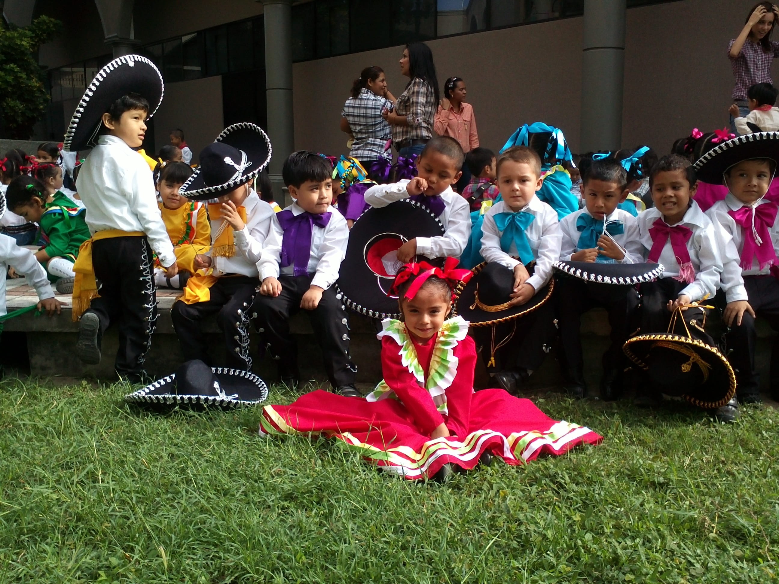 females, costume, child, regional mexican, large group of people, performance, 2K, boys, childhood, rancher, women, arts culture and entertainment, mexican music, HD Wallpaper