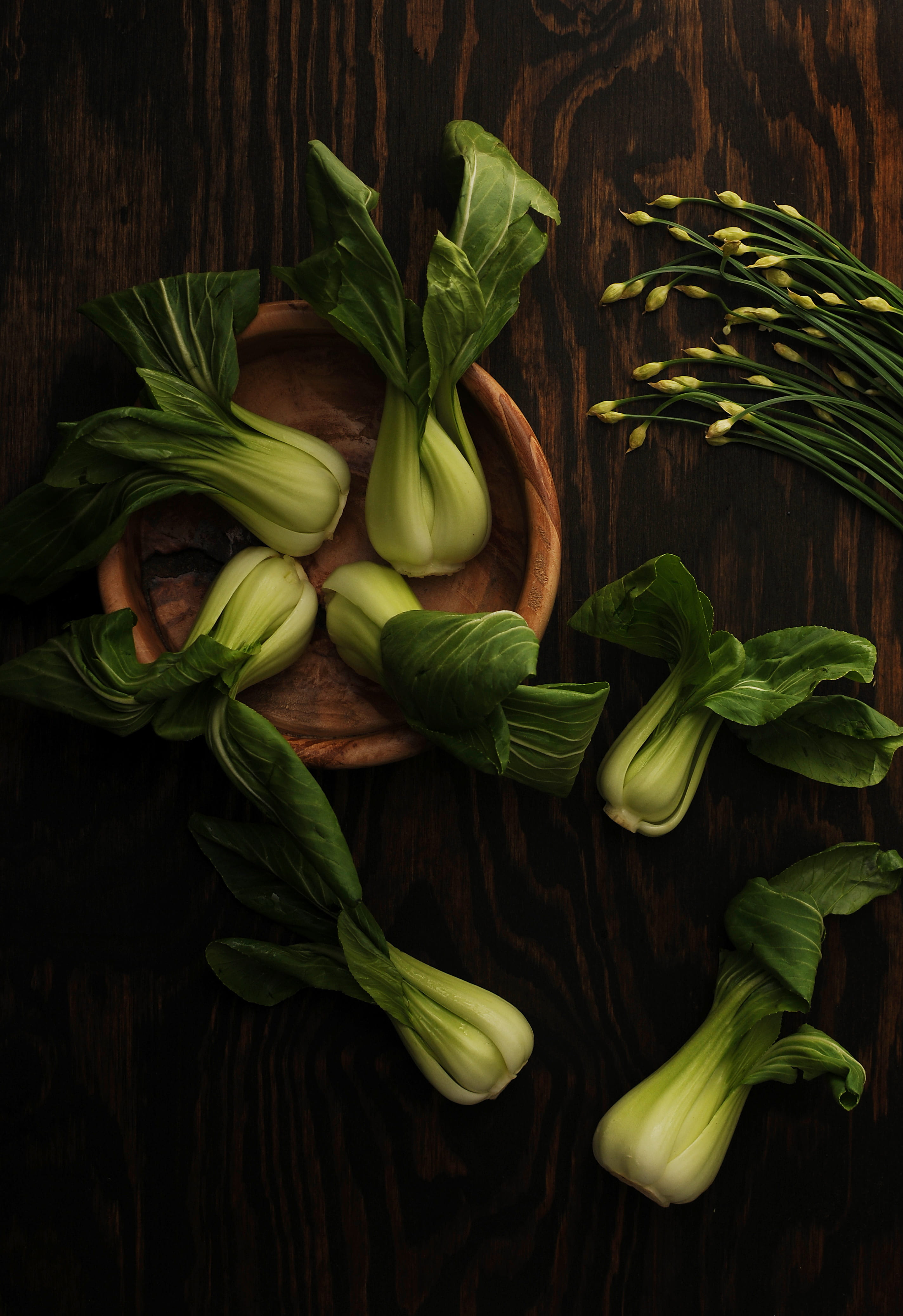 herb, vegetable, cabbage, plate, wood - material, spinaches, green color, brown, indoors, vegetarian food, healthy eating, raw food, close-up, directly above, Phone HD Wallpaper