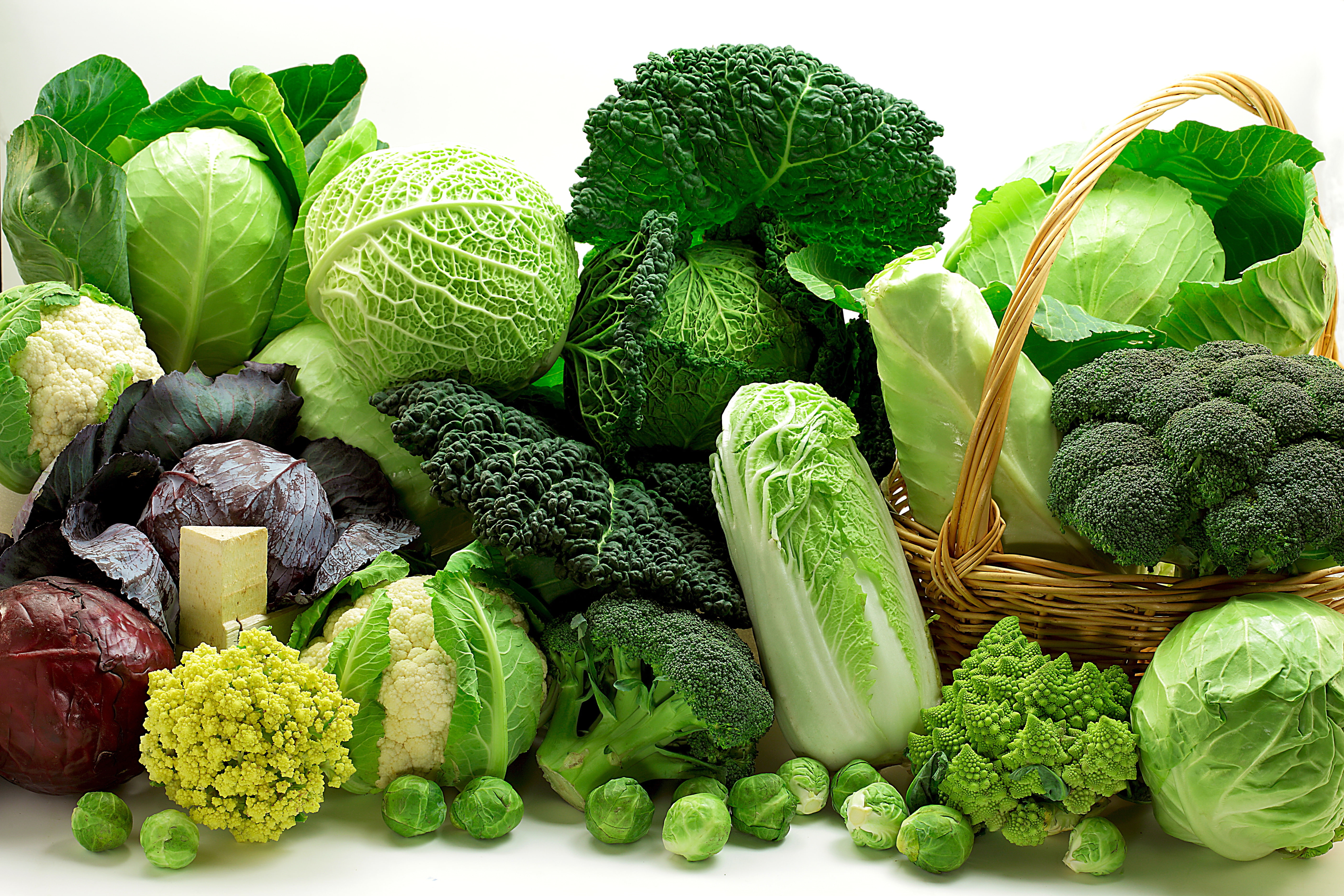 still life, broccoli, dieting, basket, green color, indoors, greens, vegetables, close-up, no people, choice, cauliflower, food and drink, vegetable, food, HD Wallpaper